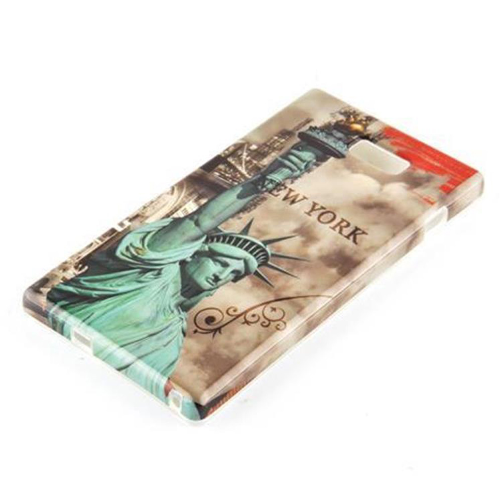 Eine Handyhülle mit der Freiheitsstatue und dem Schriftzug 'NEW YORK'. Sie liegt auf einer weißen Oberfläche.