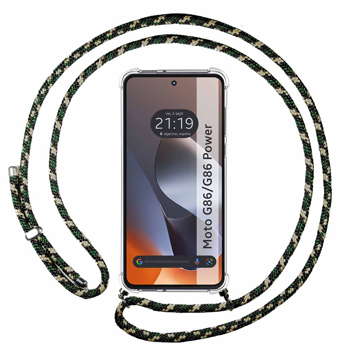 Uno smartphone in una custodia trasparente con un cordino mimetico. Lo schermo mostra l'ora e il luogo. Il telefono è Moto G86/G86 Power.