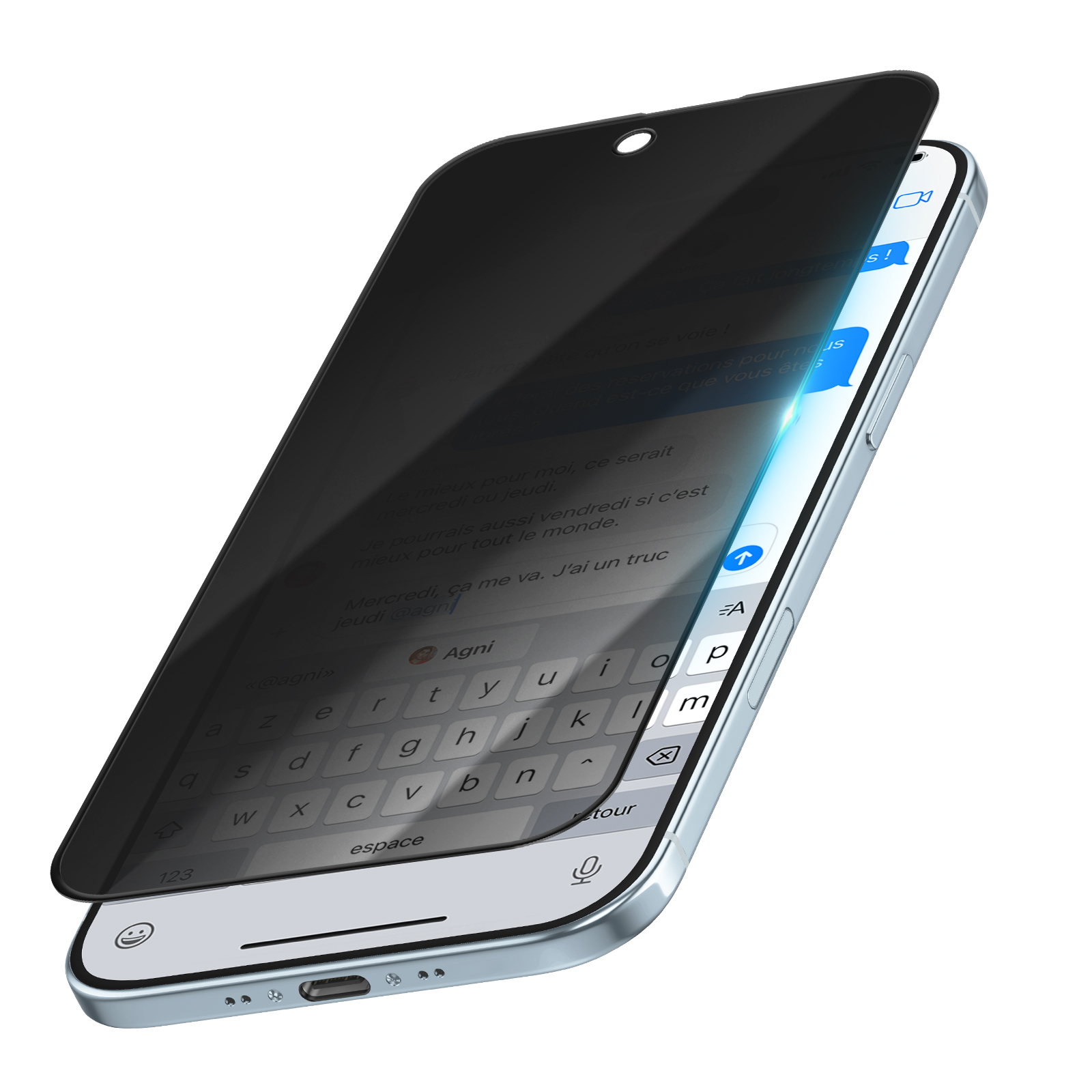 Un smartphone avec un protecteur d'écran de confidentialité affichant une conversation par SMS, clavier visible.