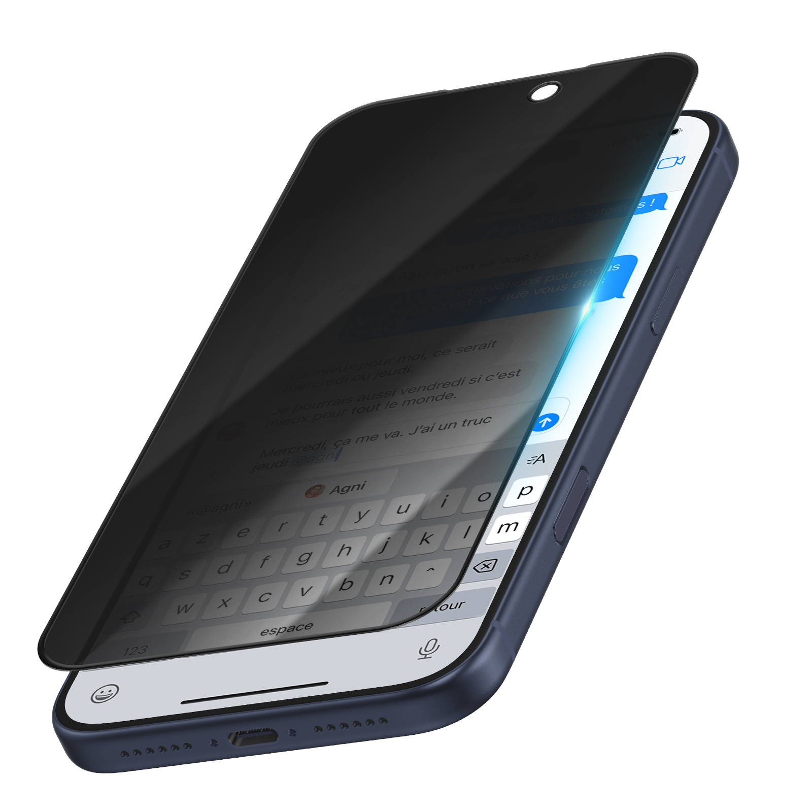 Uno smartphone con una protezione per lo schermo che mostra una conversazione di messaggi di testo. Il telefono è blu scuro.