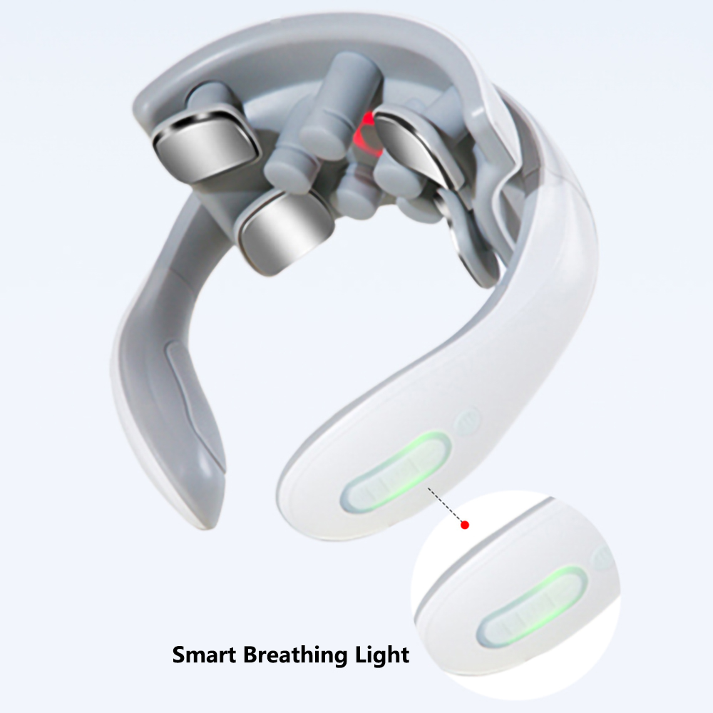 Ein weiß-graues Nackenmassagegerät mit silbernen Knoten. Ein grünes Licht wird angezeigt, mit der Aufschrift 'Smart Breathing Light'.