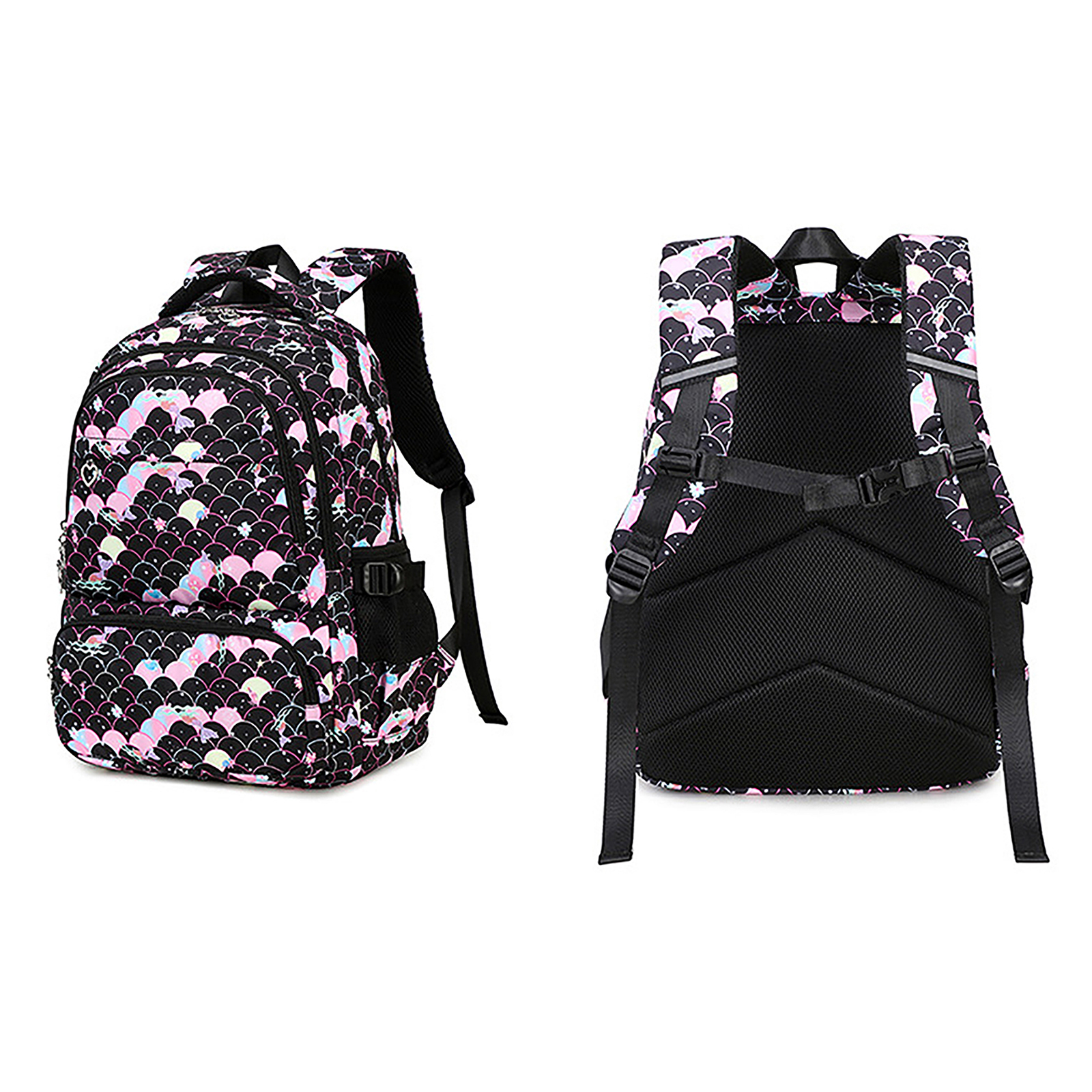 Ein Rucksack mit einem schwarzen, rosa und weißen Schuppenmuster. Er hat schwarze Träger und einen schwarzen Mesh-Rücken.