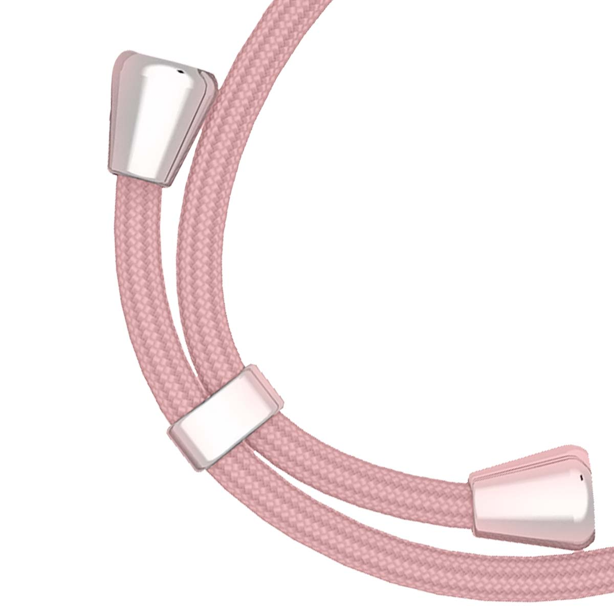 Primo piano di un cordino rosa intrecciato con tre pezzi di metallo color argento. Lo sfondo è bianco.