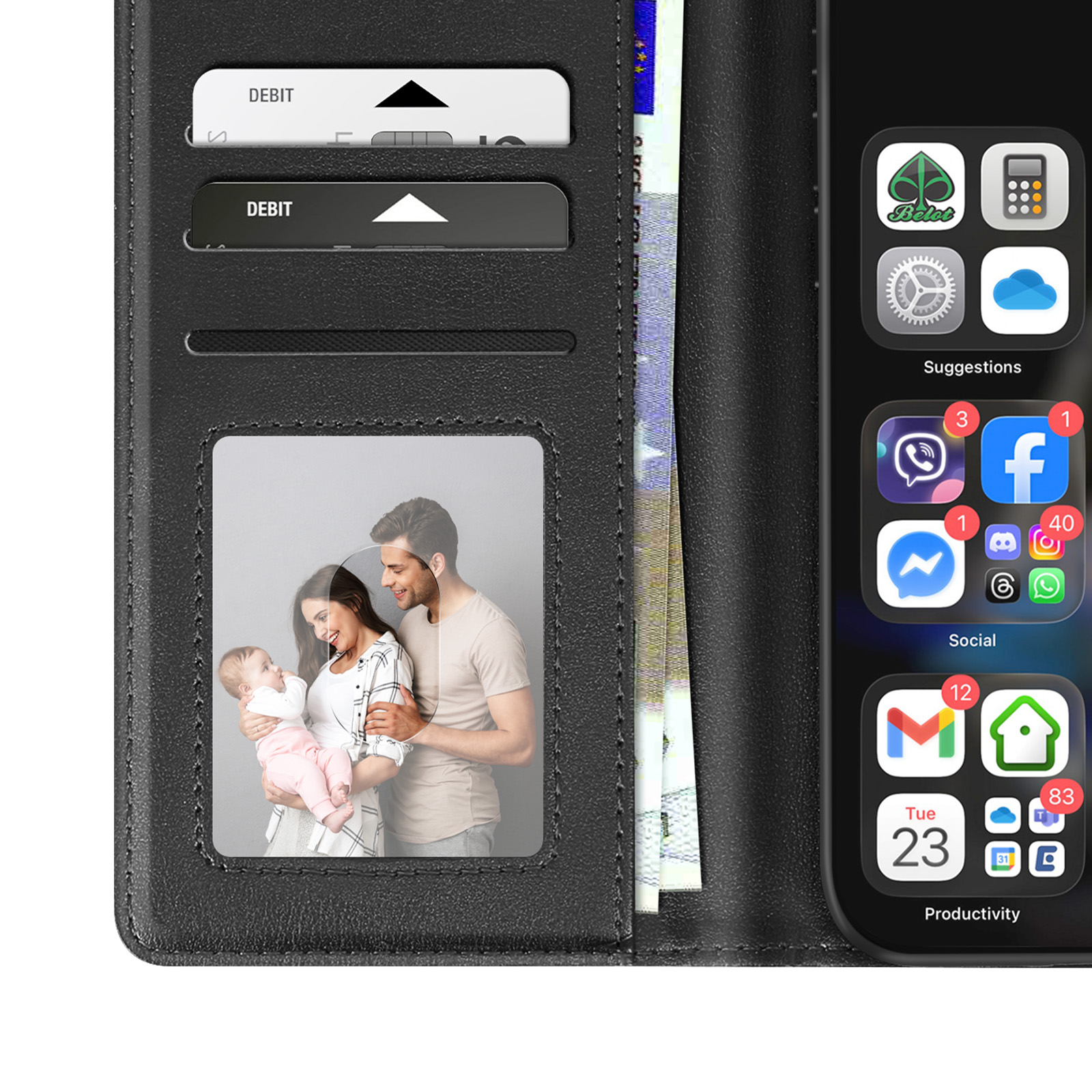 Una custodia per telefono con foto di famiglia e un telefono che mostra le icone delle app. Sono visibili anche le carte di credito.