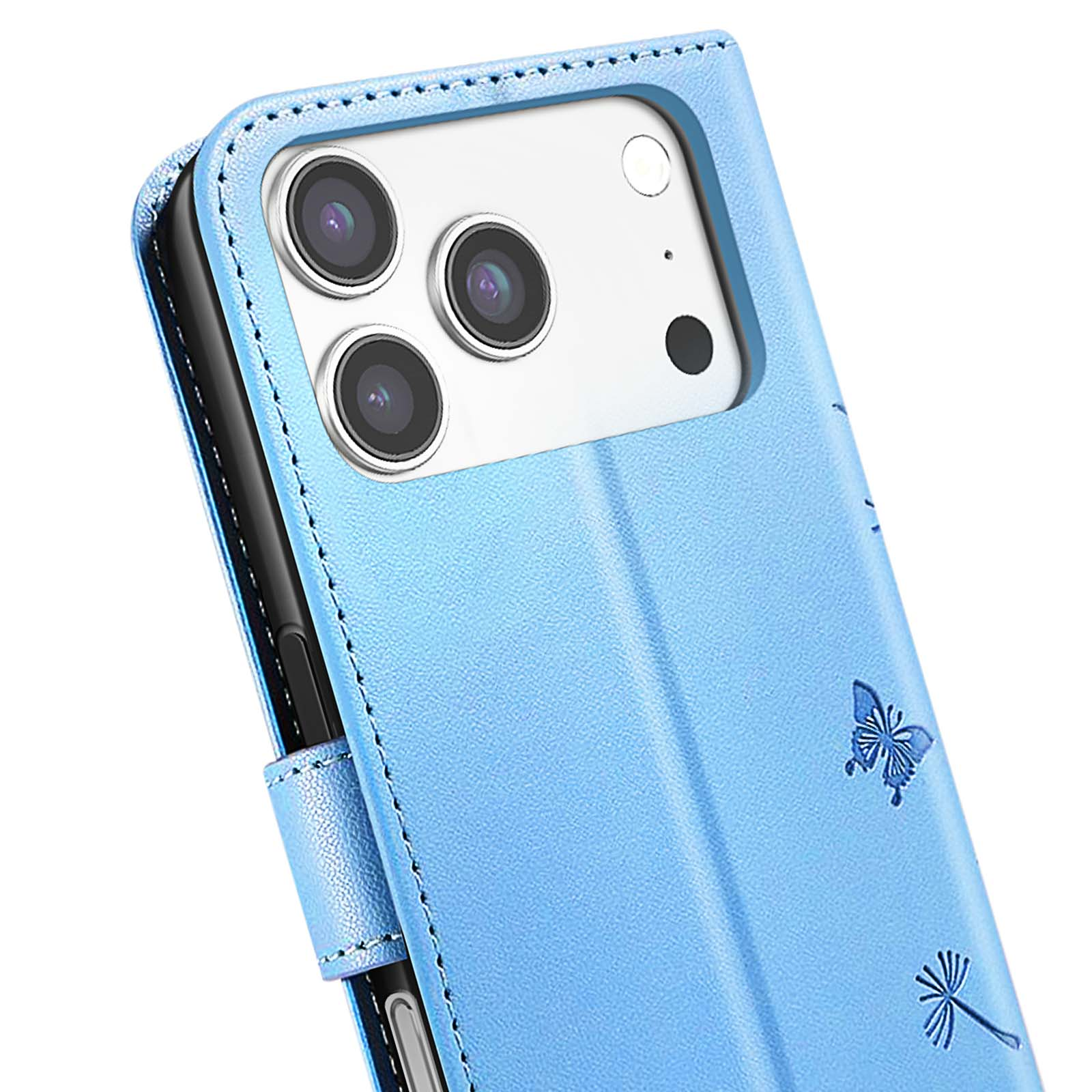 Una custodia per telefono azzurra con tre lenti della fotocamera. Ha un design a farfalla e fiore sul lato.
