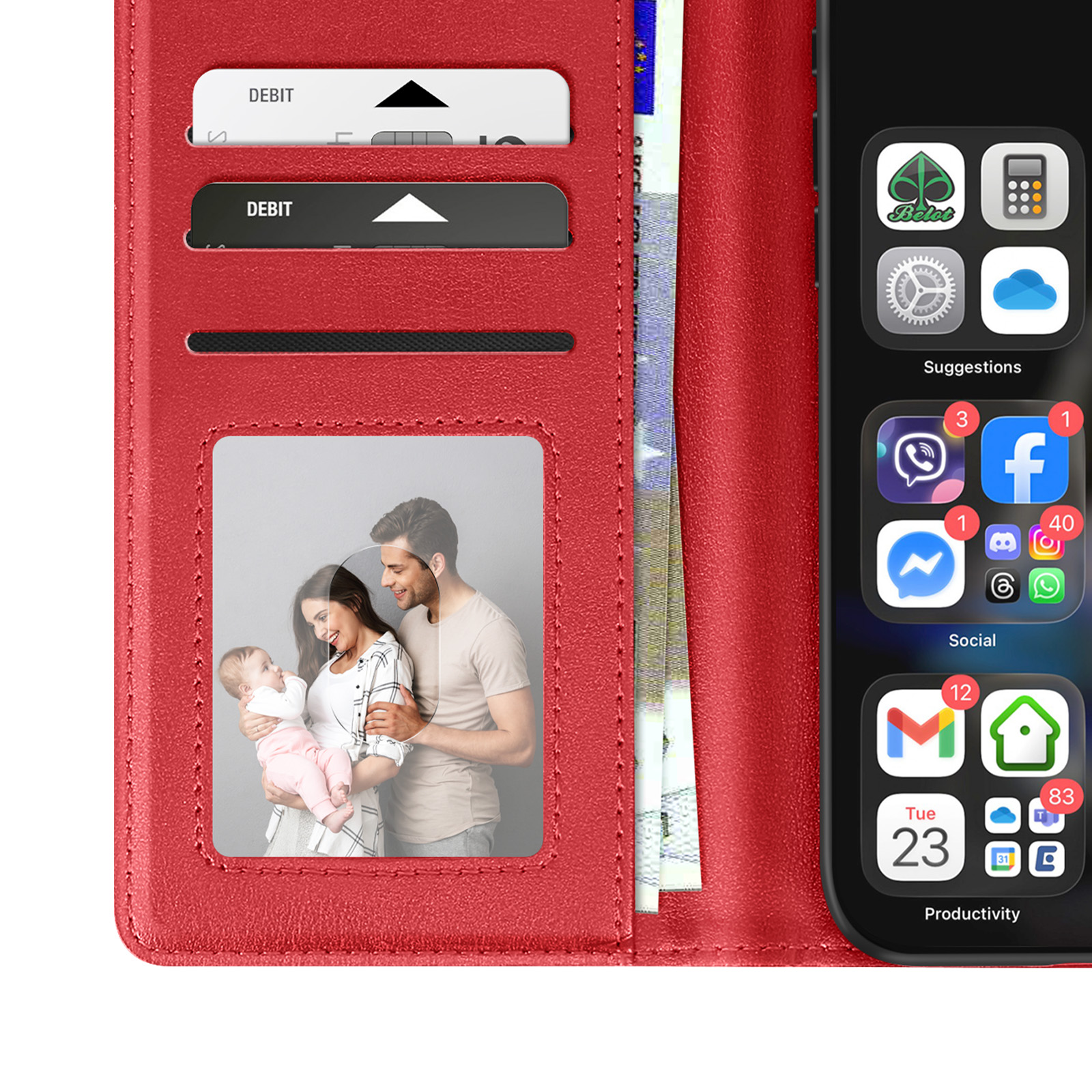 Custodia rossa per telefono con telefono, carte, foto di famiglia. Il telefono mostra le icone delle app e il calendario. La custodia ha anche contanti.