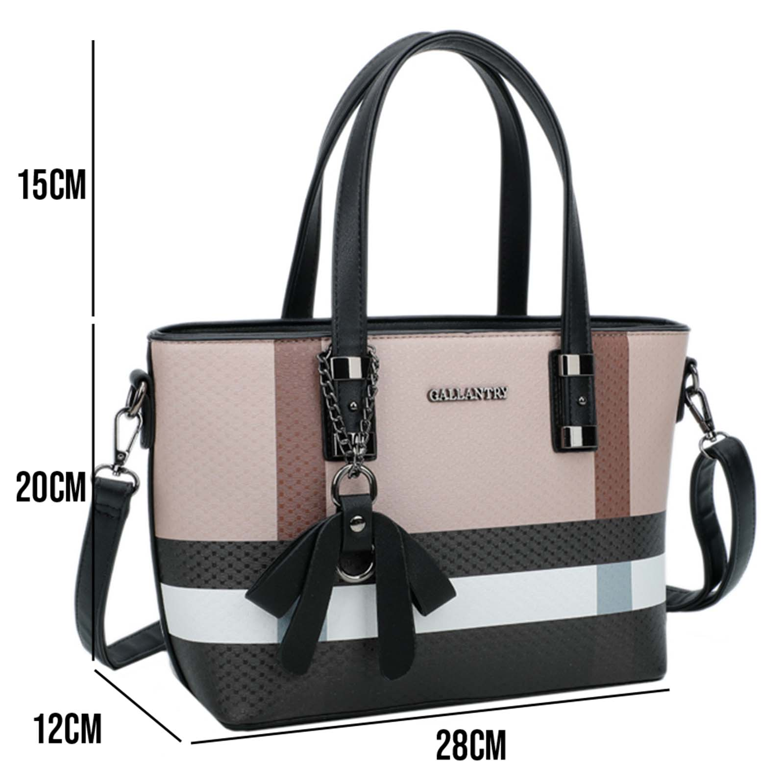 Un bolso Gallantry beige y negro con correa para el hombro y asas cortas. Tiene una cadena y detalles de borla.