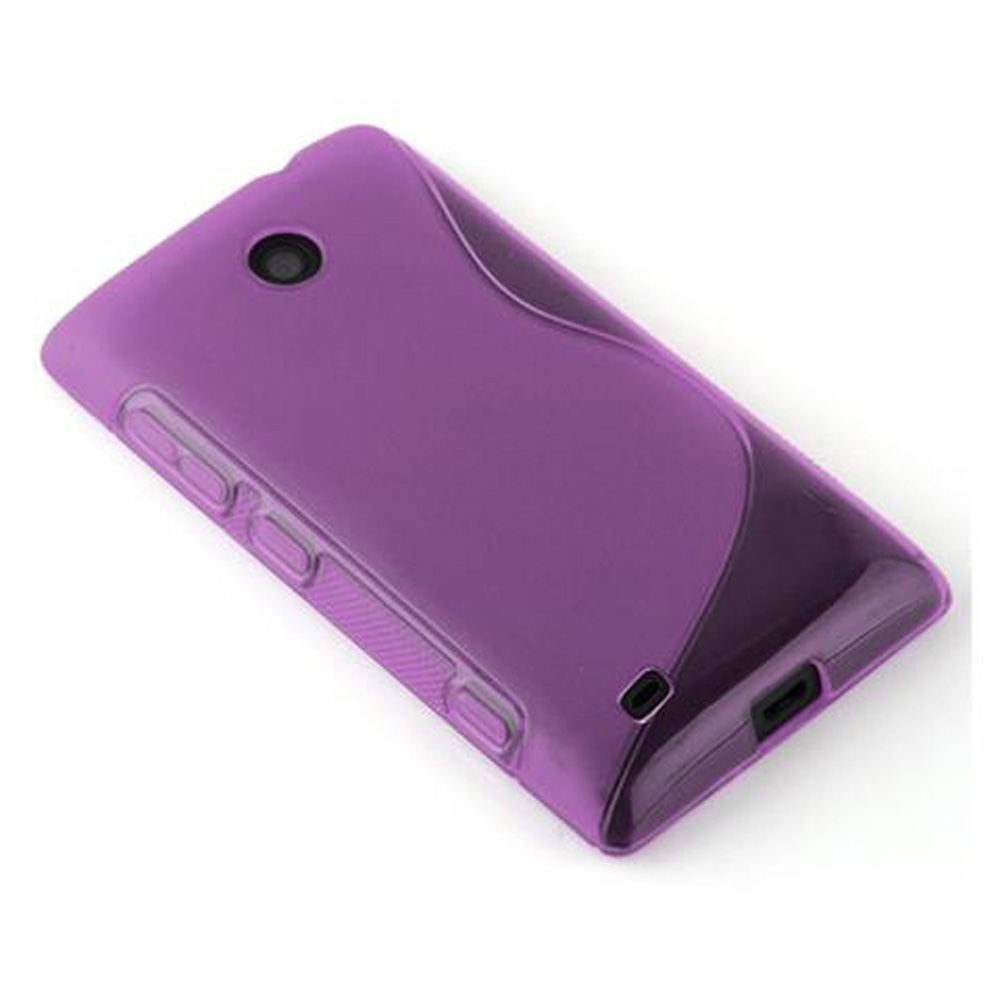 Una custodia per telefono viola è appoggiata su una superficie bianca. Ha un foro per la fotocamera, pulsanti e aperture per le porte. La custodia ha una finitura lucida.