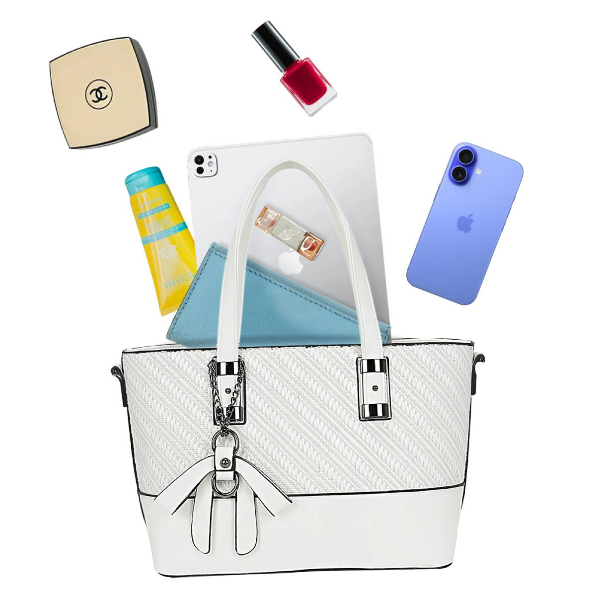 Bolso blanco con objetos saliendo: esmalte de uñas, teléfono, iPad, maquillaje y cuidado de la piel. El bolso es blanco con detalles negros.