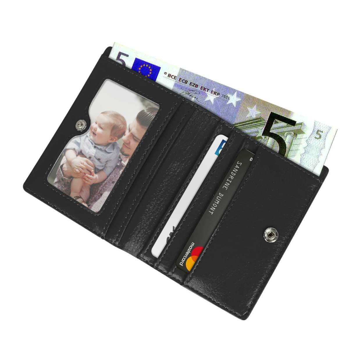 Cartera negra abierta, mostrando foto de bebé y hombre, billete de 5 euros y tarjetas de crédito. Logotipo Mastercard visible.