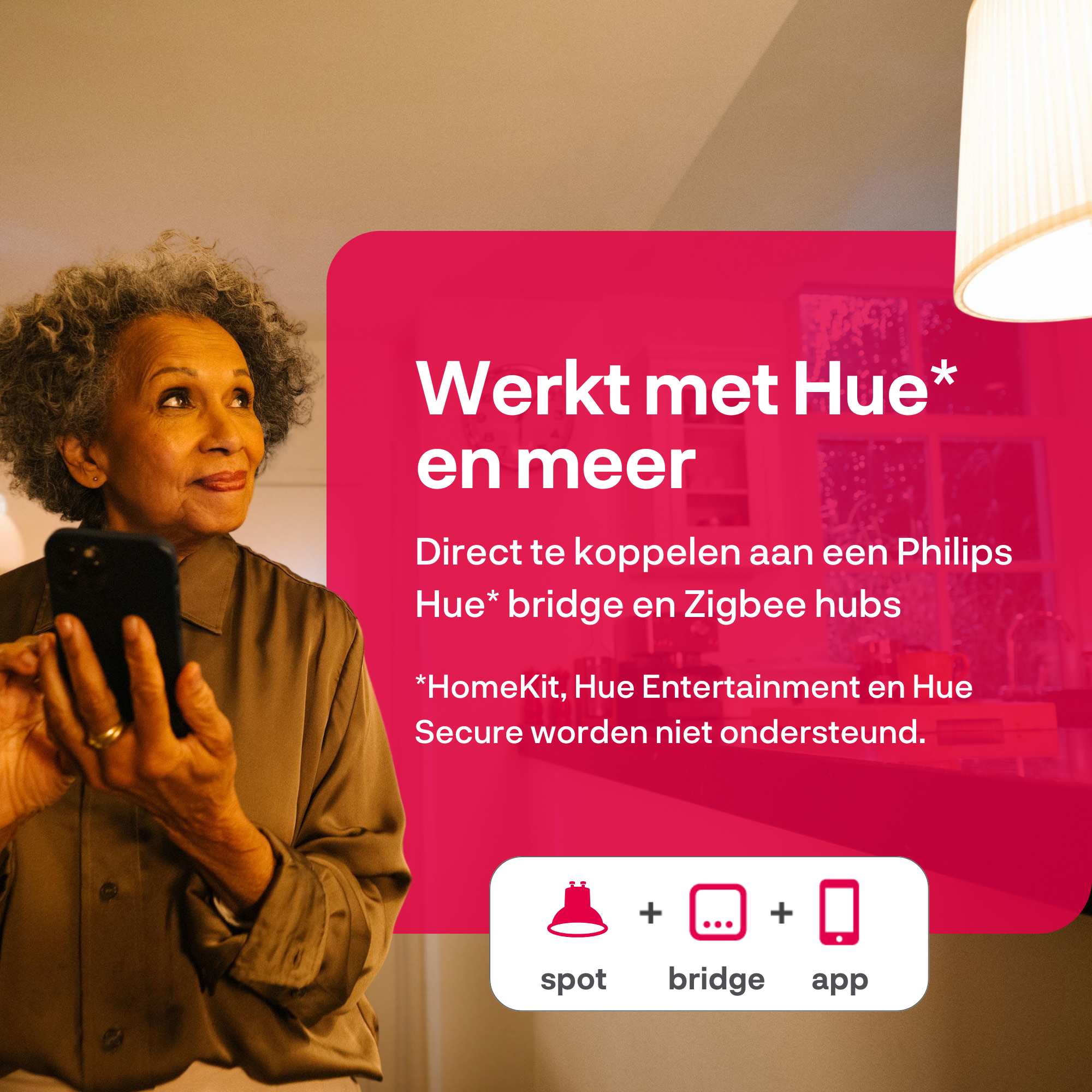 Een oudere vrouw houdt een telefoon vast en kijkt omhoog. Een roze rechthoek heeft tekst over Hue-producten en iconen eronder.