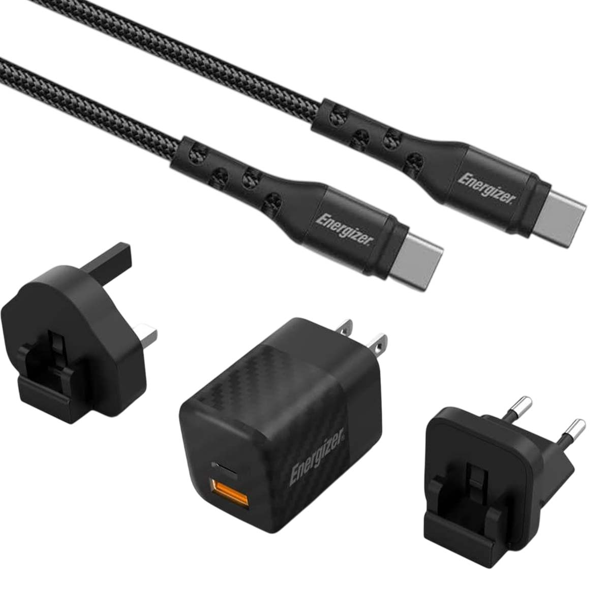 Set caricabatterie e cavo Energizer nero. Include caricabatterie, due adattatori per spina e un cavo USB-C.