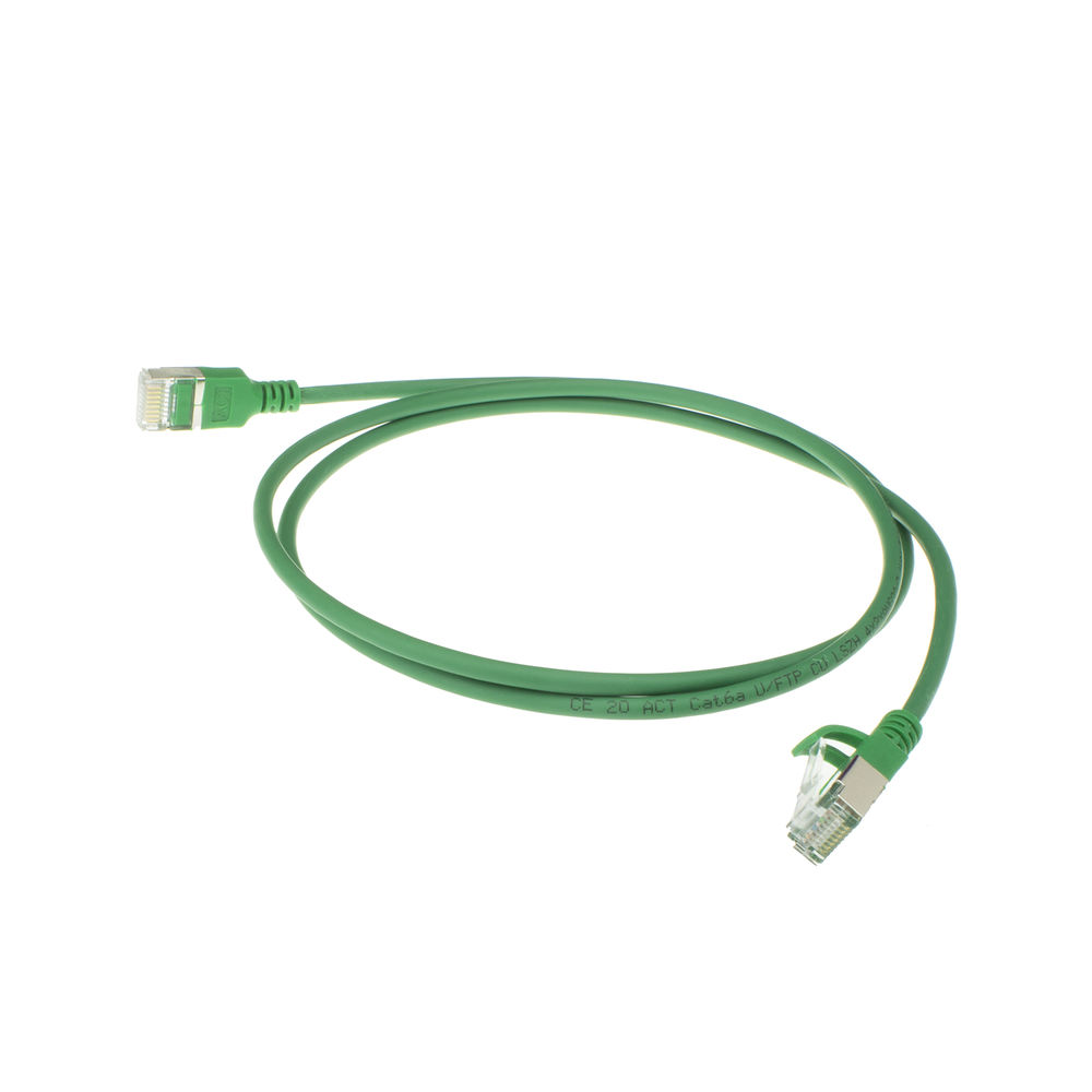 Un cavo Ethernet verde con connettori ad entrambe le estremità. Il cavo è ad anello, con testo, su sfondo bianco.