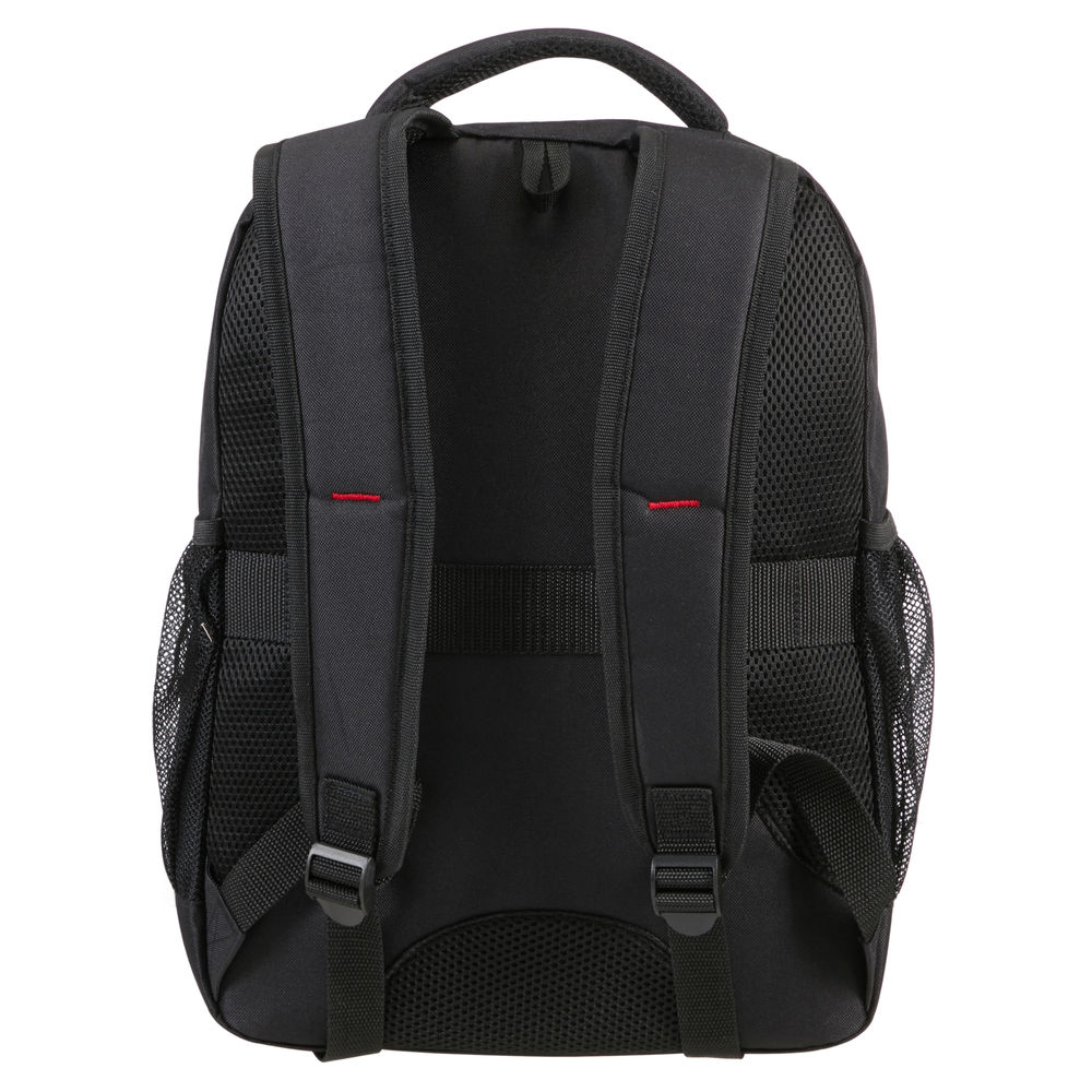 Schwarzer Rucksack mit Netztaschen, Schultergurten und einem Tragegriff. Rote Nahtdetails. Der Rücken ist gepolstert.