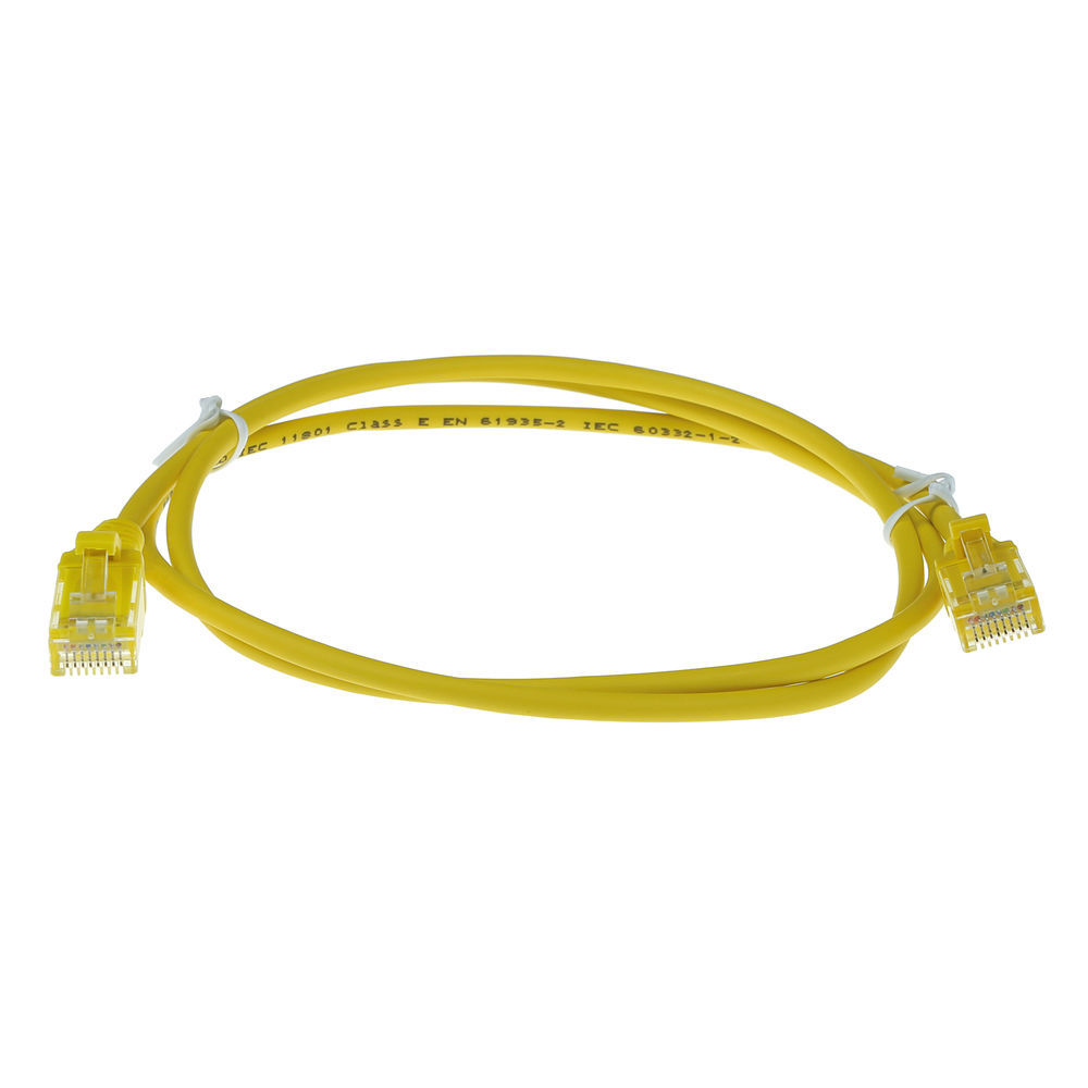 Un cavo Ethernet giallo con due connettori. Il cavo è ad anello e fissato con fascette bianche. Sfondo bianco.