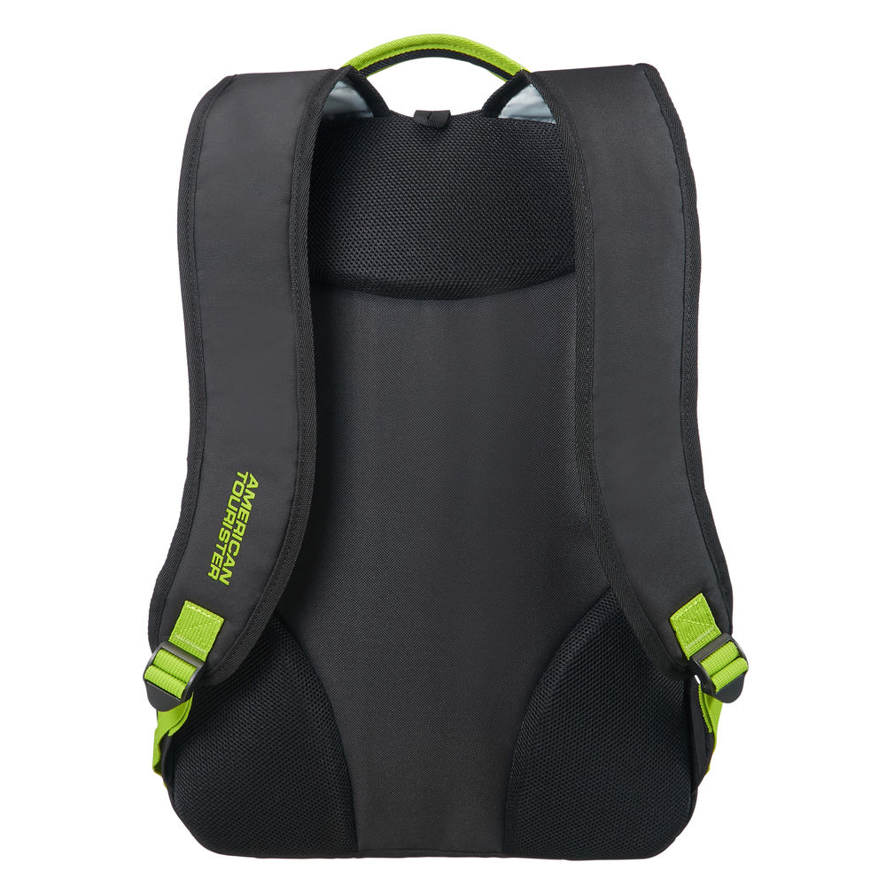 Schwarzer Rucksack mit grünen Akzenten. Mit Schultergurten, einem Griff und dem Logo 'American Tourister'.