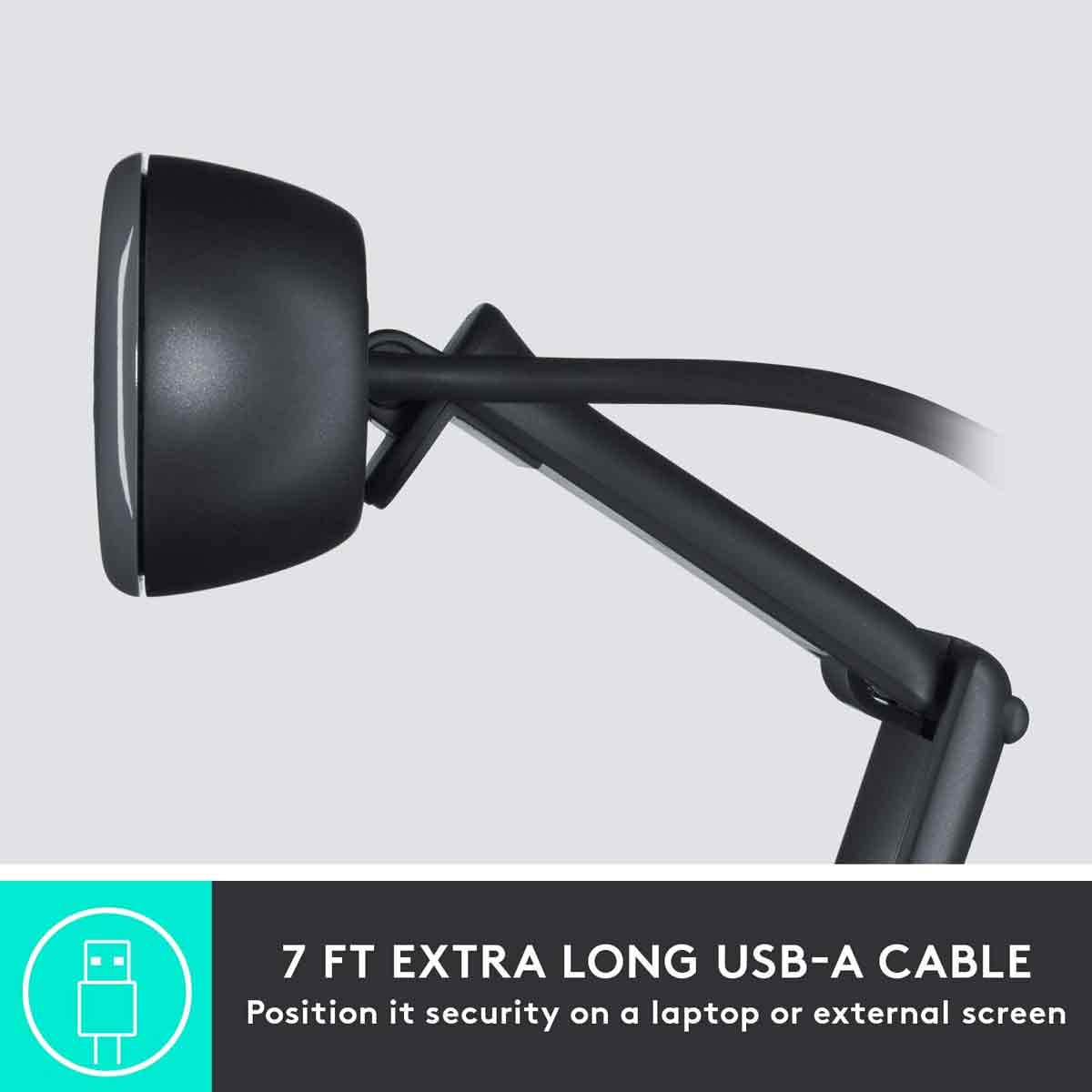 Eine schwarze Webcam mit einem langen, flexiblen Arm und einem USB-A-Kabel vor hellem, grauem Hintergrund.