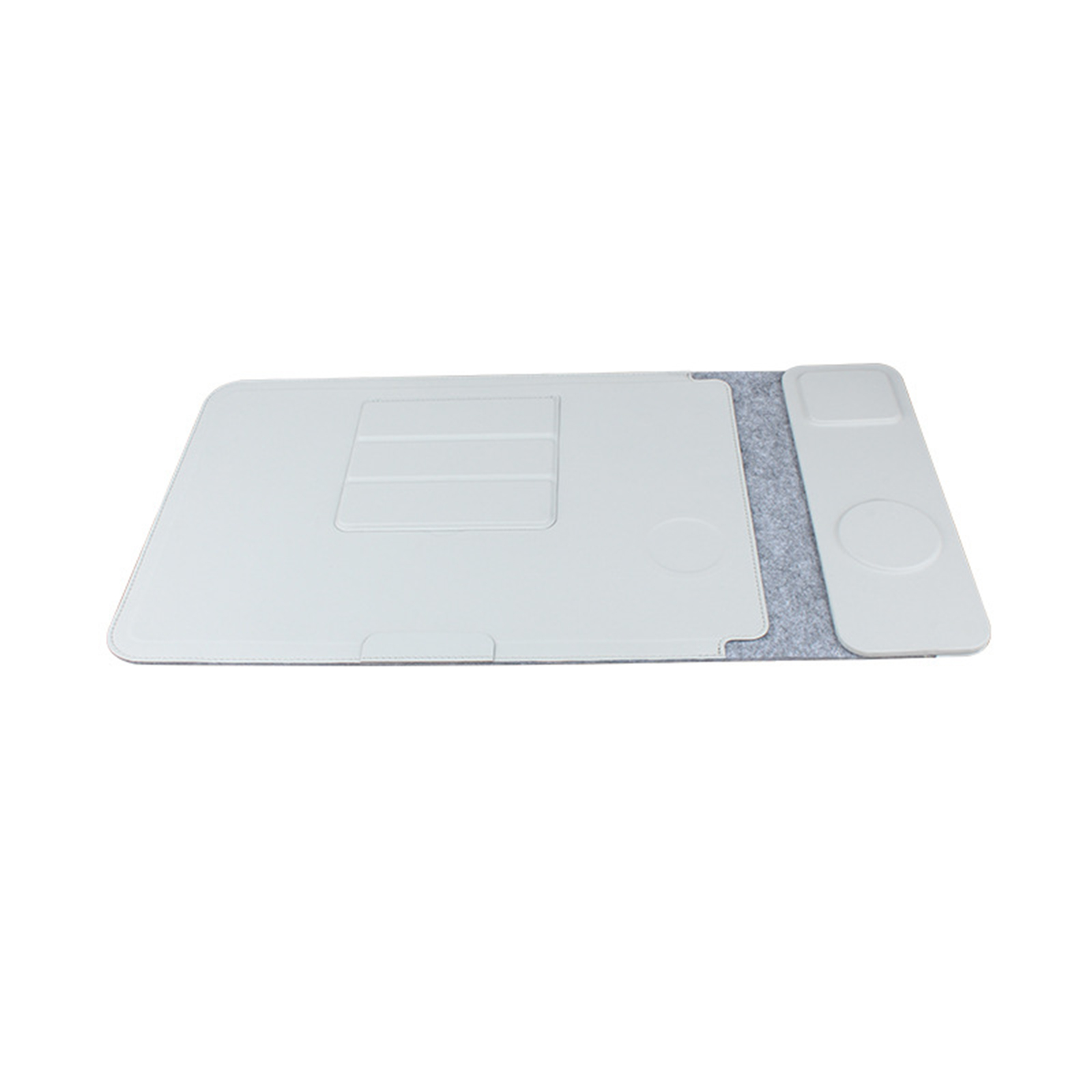 Eine weiße Laptop-Schreibtischunterlage mit einem grauen Filzabschnitt und einem separaten Ladepad.