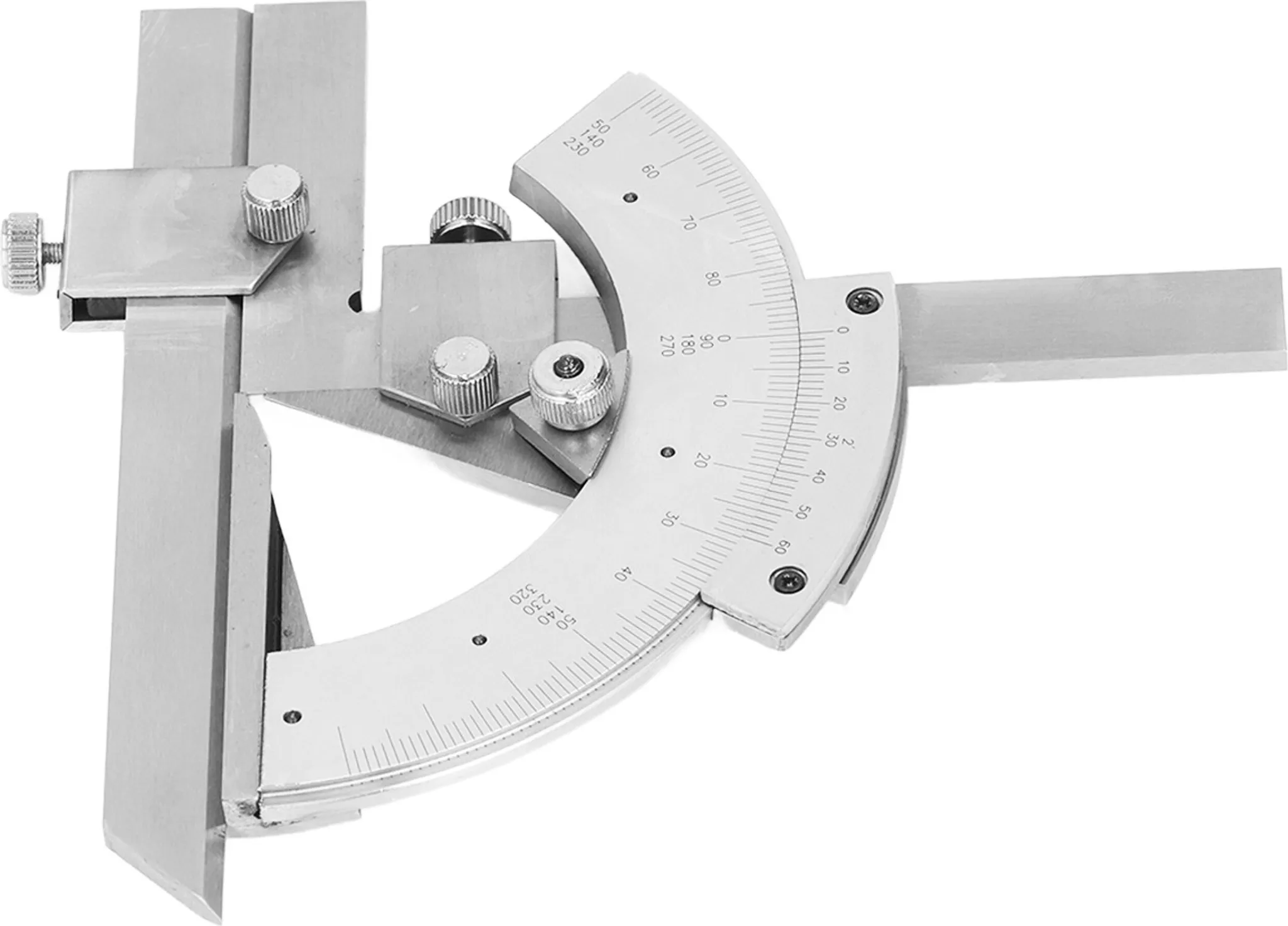 Ein Metallprotraktor mit runder Skala und mehreren Einstellknöpfen. Das Werkzeug ist silberfarben und wirkt neu.
