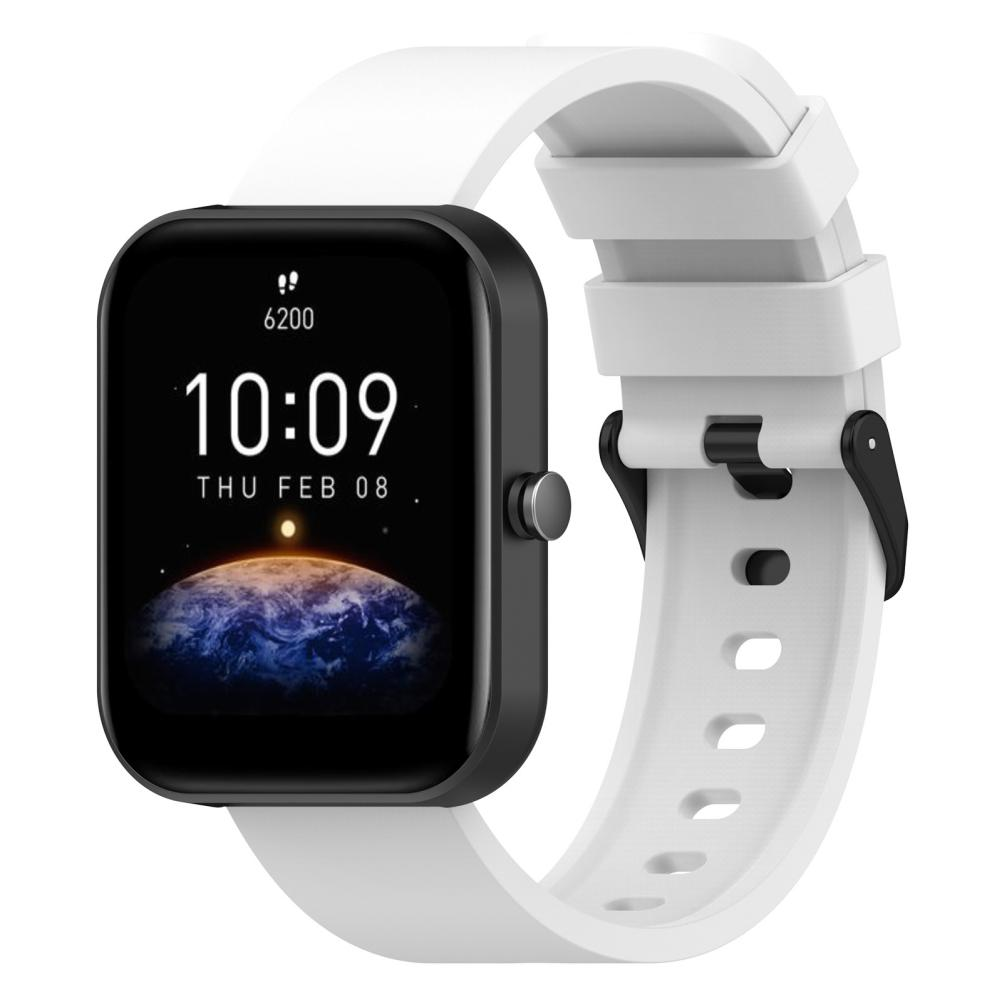 Eine Smartwatch mit schwarzem Bildschirm, der Zeit, Datum und ein Planetenbild anzeigt. Sie hat ein weißes Armband.