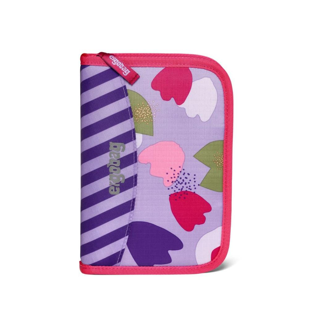 Ein Federmäppchen mit lila Streifen und Blumenmuster. Es hat einen rosa Rand und den Markennamen 'ergobag'.