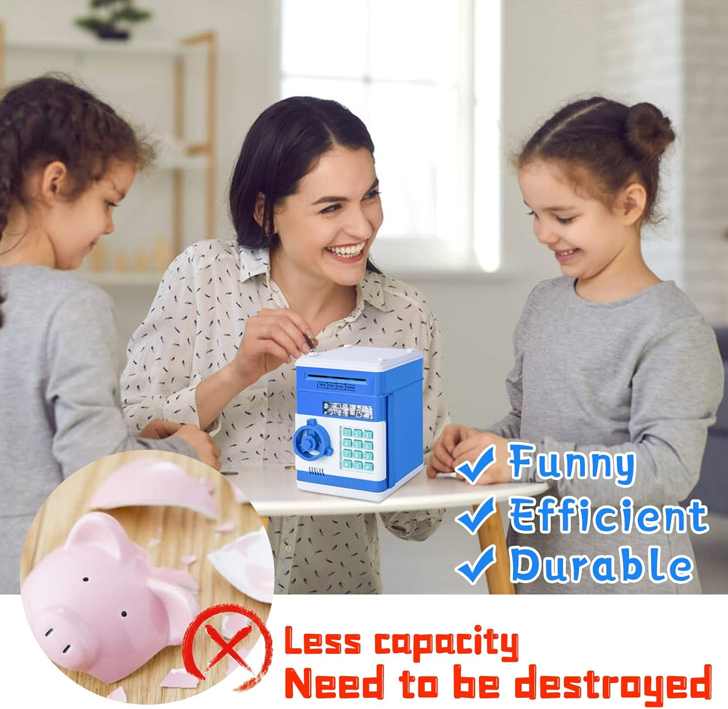 Eine Frau und zwei Mädchen lächeln über eine blau-weiße Geldkassette. Ein zerbrochenes Sparschwein wird unten gezeigt. Text: Lustig, effizient, langlebig.