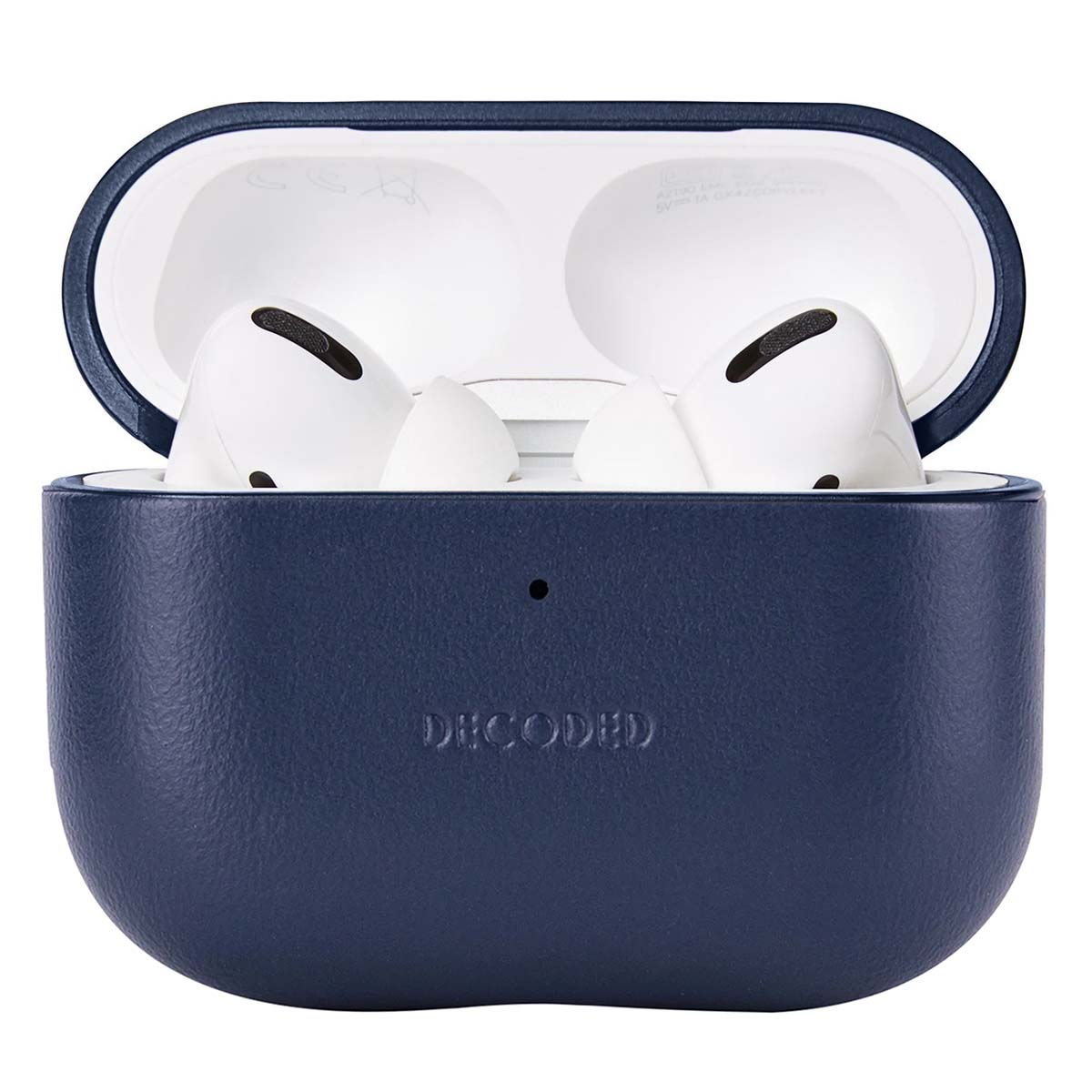 Estuche azul marino abierto con auriculares blancos dentro. El estuche tiene la palabra 'DECODED'. El estuche está abierto.