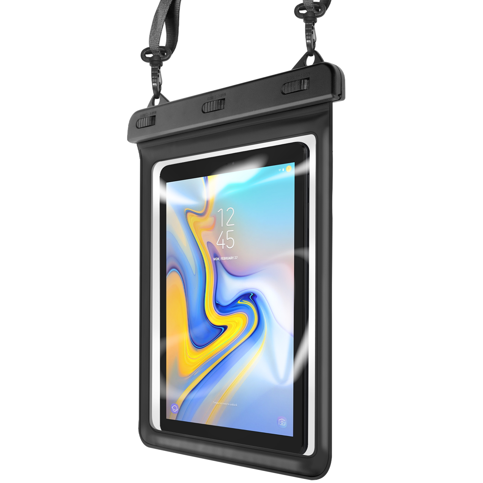 Un tablet in una custodia impermeabile è appeso con un cinturino. Lo schermo mostra l'ora e la data.