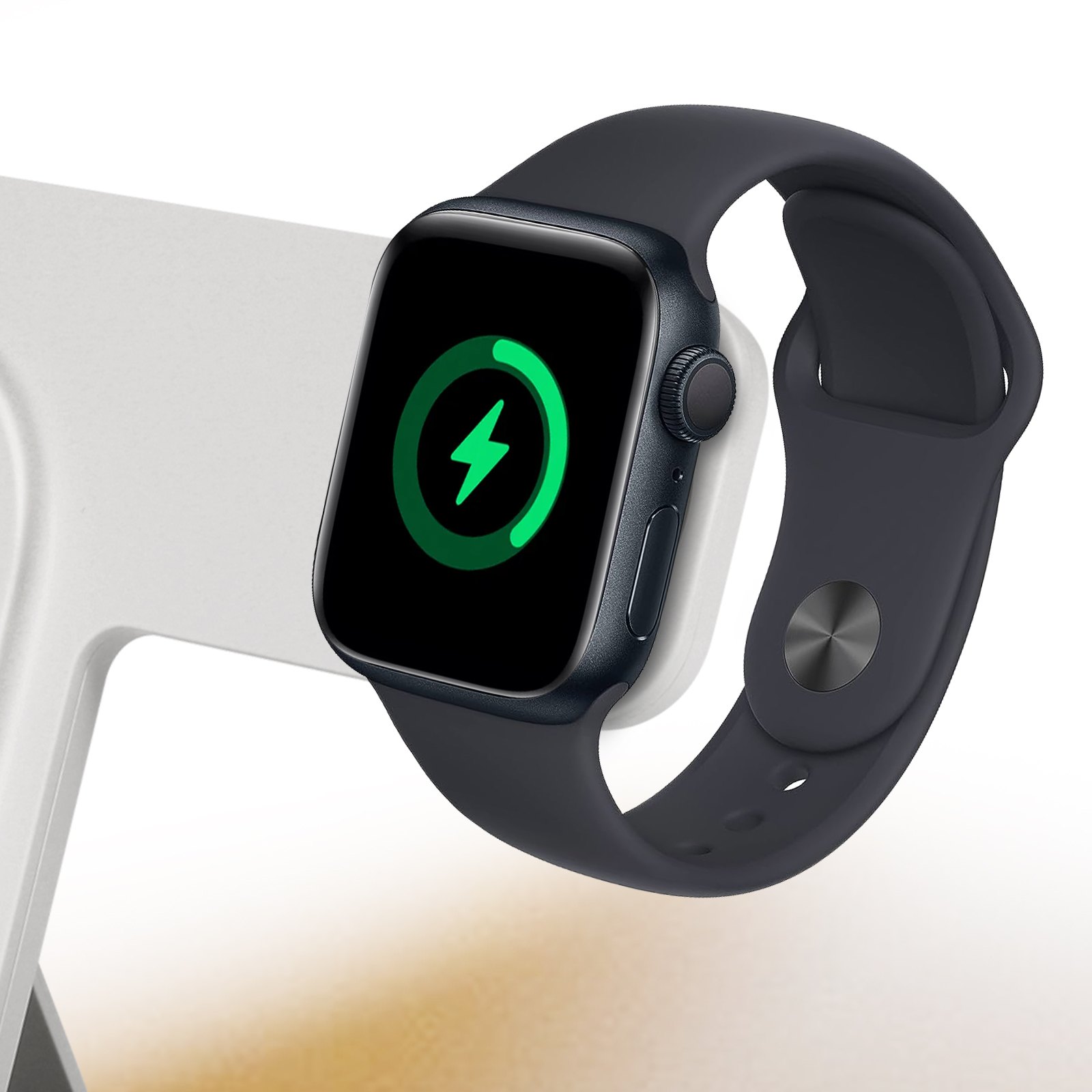 Dunkelblaue Apple Watch auf einem weißen Ladegerät, das ein grünes Ladesymbol anzeigt. Das Armband ist ebenfalls dunkelblau.
