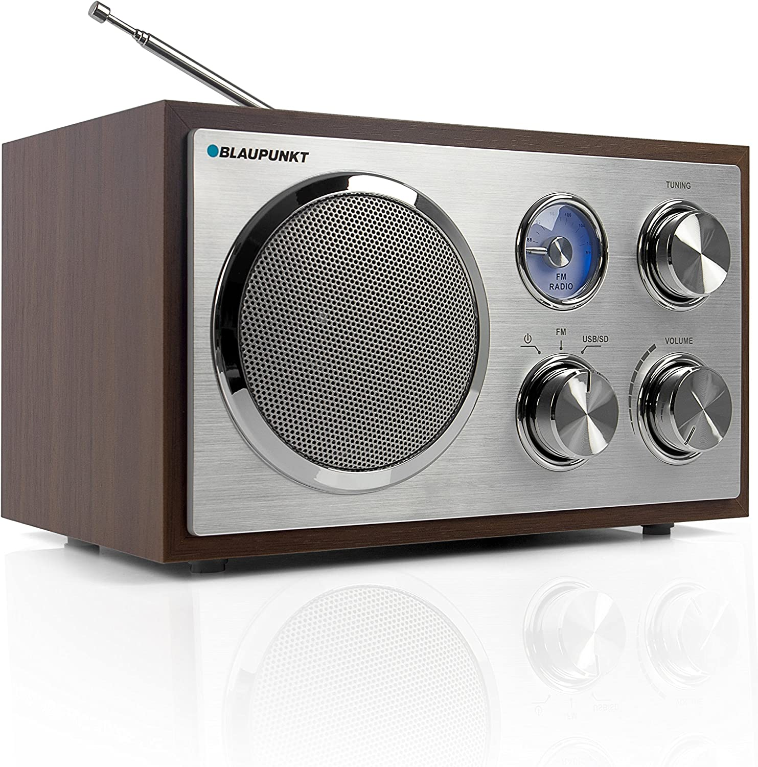 Ein Vintage-Blaupunkt-Radio mit Holzrahmen und silberner Frontplatte. Verfügt über Drehknöpfe für Abstimmung und Lautstärke sowie einen Lautsprecher.