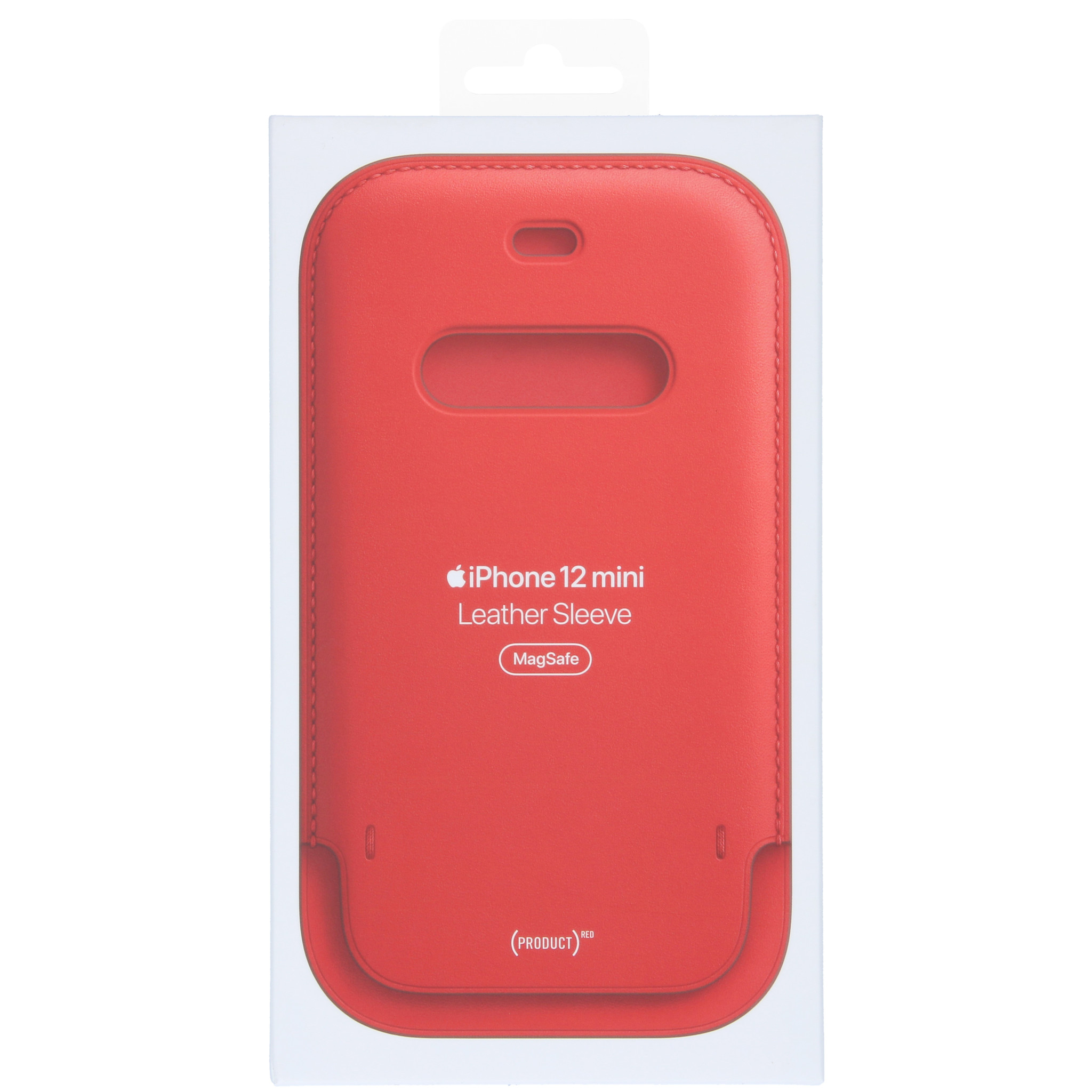 Une housse en cuir rouge pour iPhone 12 mini dans un emballage plastique transparent. La housse a des découpes et le logo Apple.
