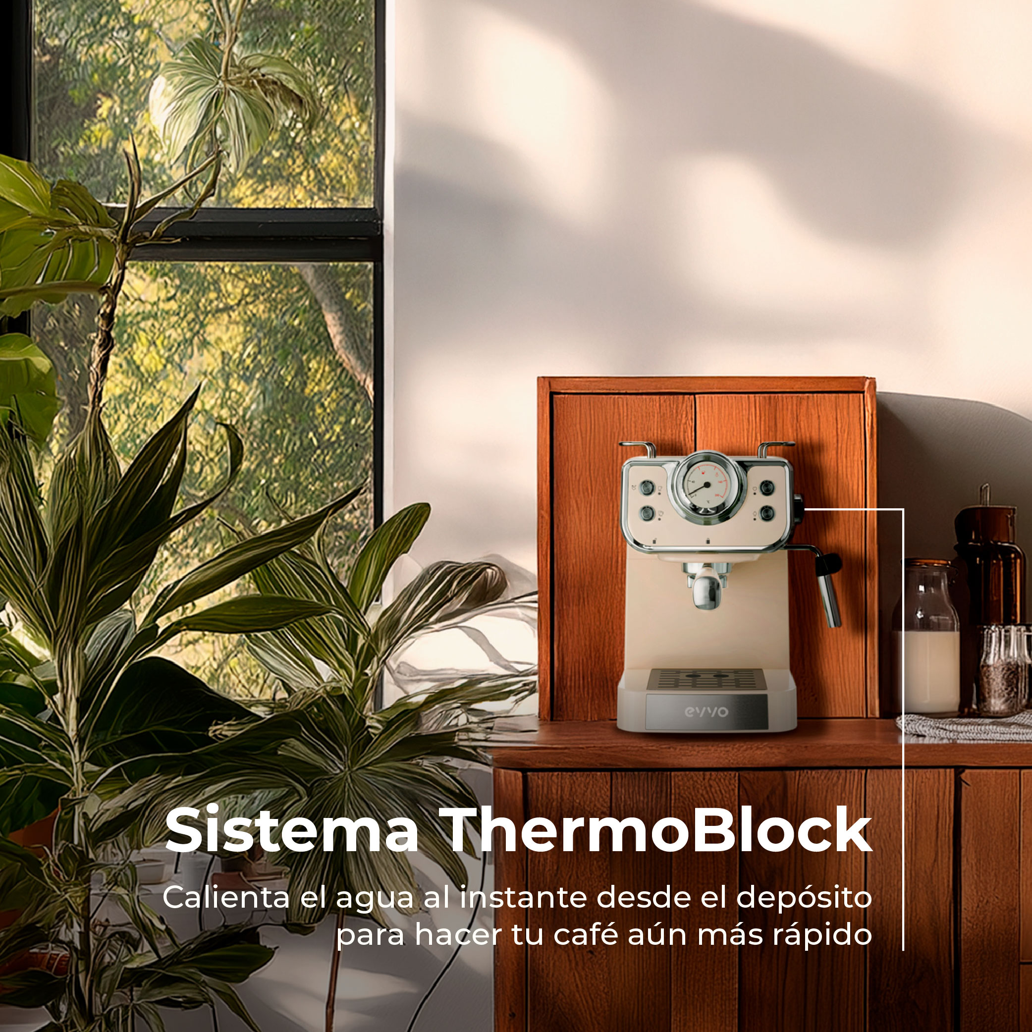 Una cafetera en un mueble de madera, con plantas al fondo. La máquina es de color crema y dice 'eyvo'.