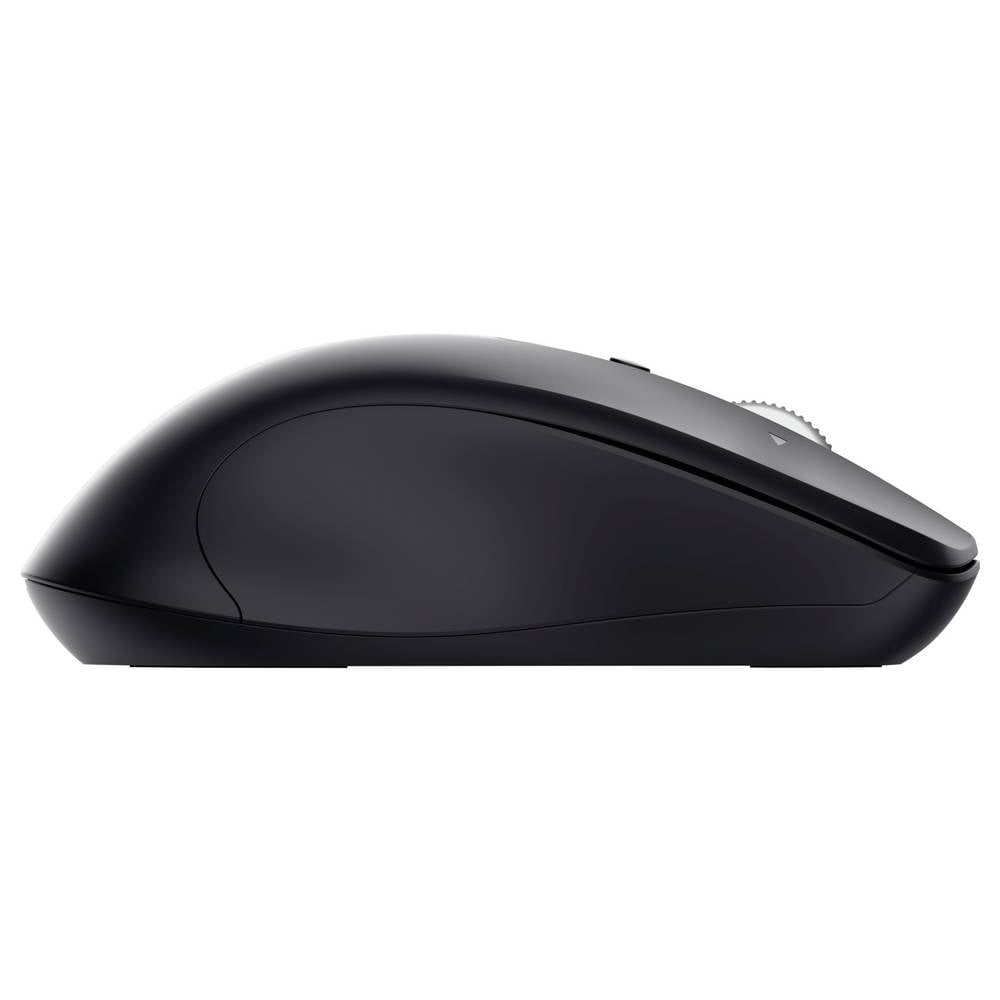 Zijaanzicht van een zwarte computermuis. Het heeft een scrollwiel en een strak design, rustend op een witte ondergrond.