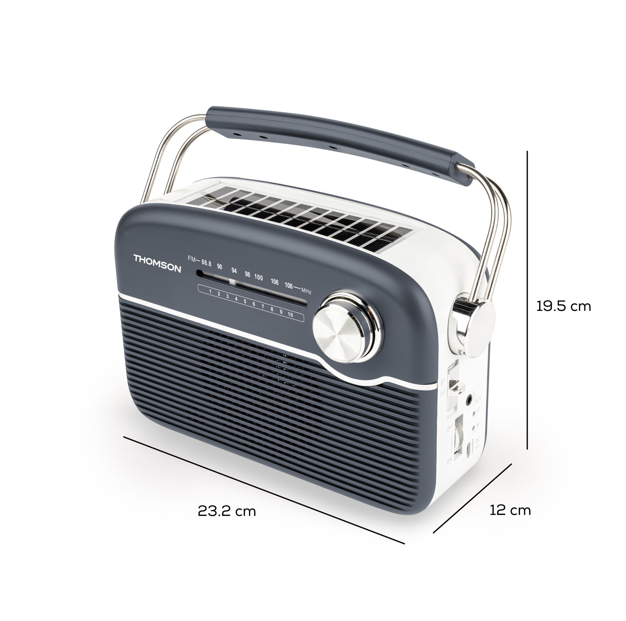 Szare i białe radio Thomson z uchwytem. Ma pokrętło, kratkę głośnika i wymiary: 23,2 x 19,5 x 12 cm.