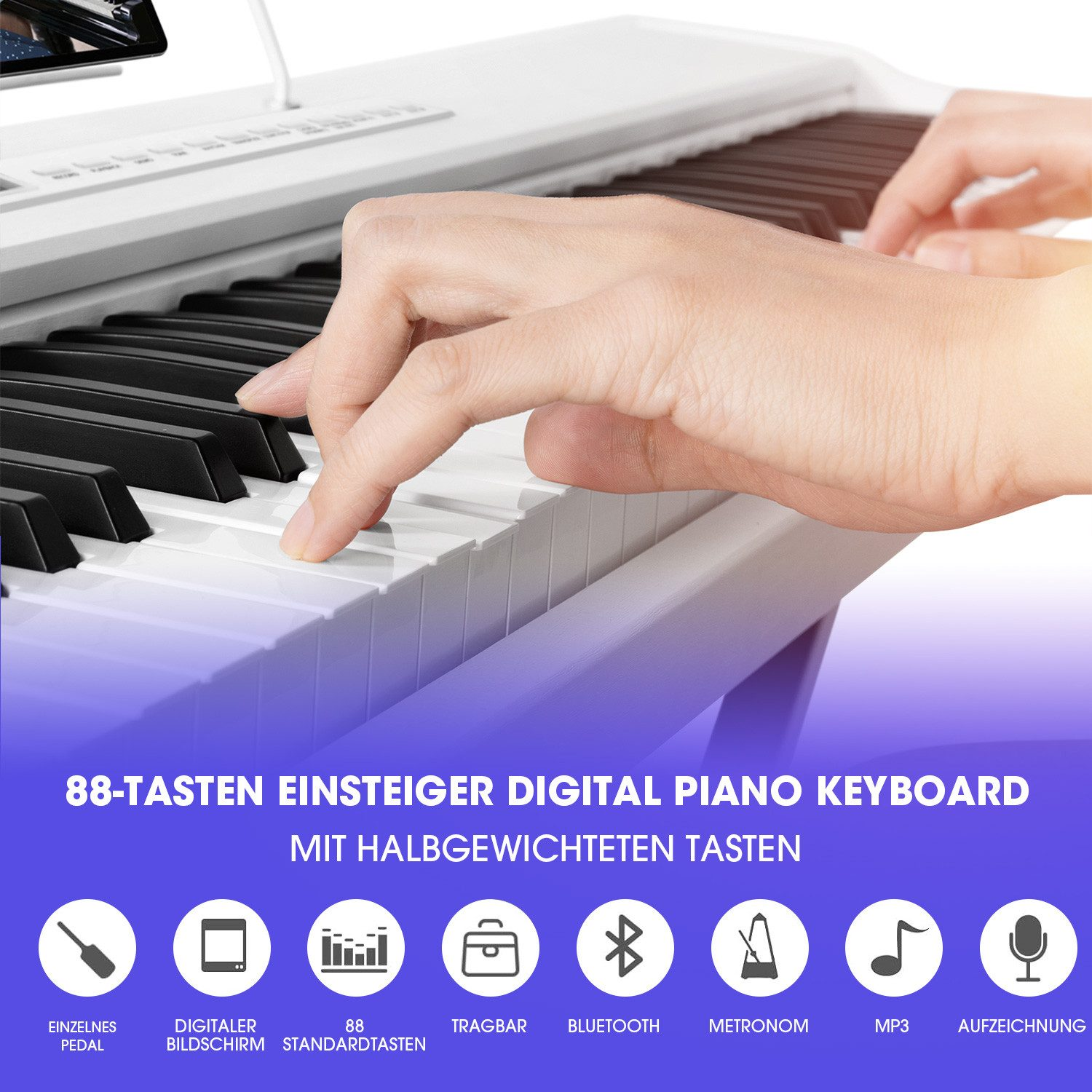 Hände spielen auf einem weißen Digitalpiano. Die Klaviertasten sind schwarz und weiß. Text unten zeigt Funktionen.