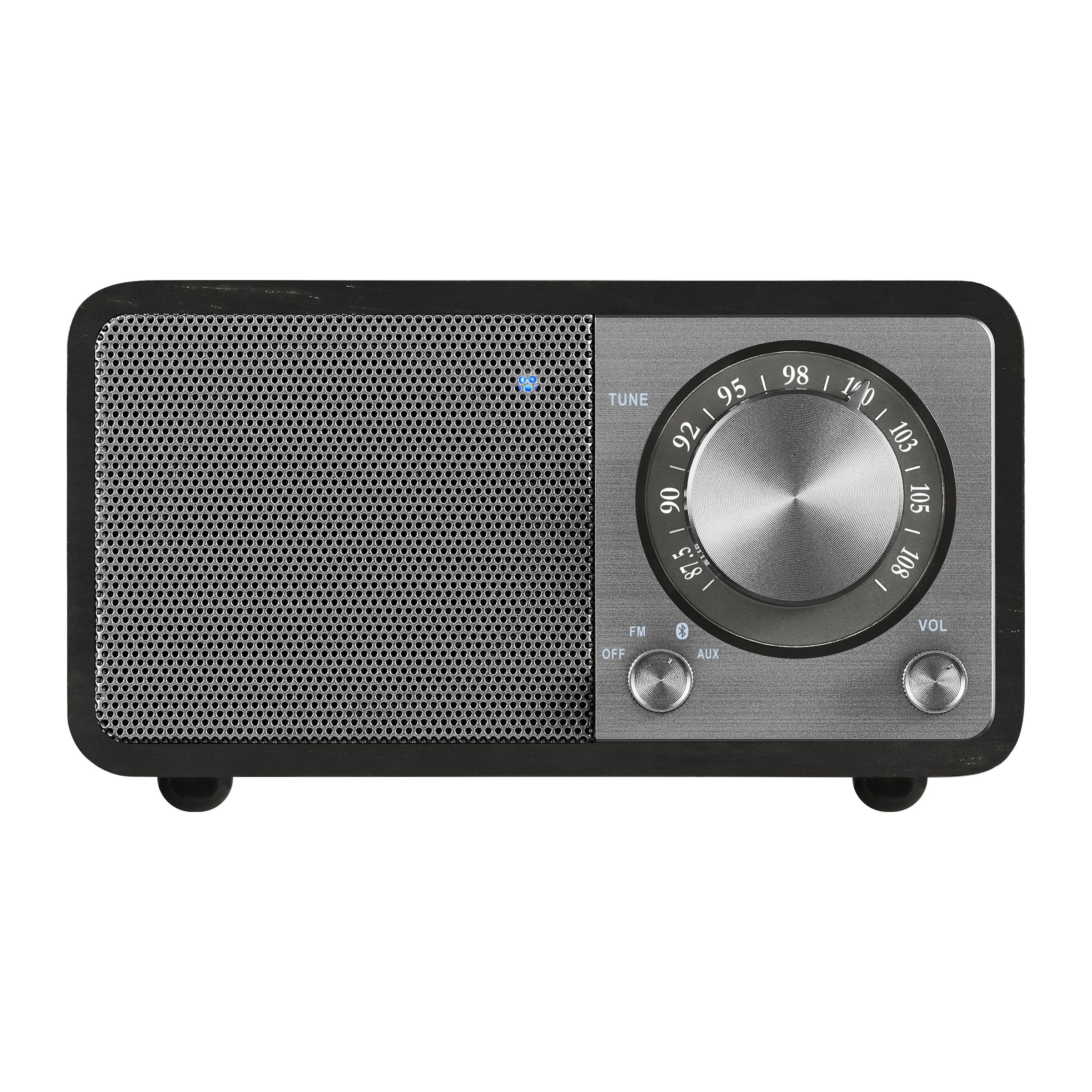 Ein Radio im Retro-Stil mit Lautsprecher, Abstimmrad, Lautstärkeregler und verschiedenen Tasten auf weißem Hintergrund.