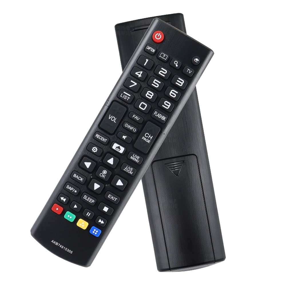 Zwei schwarze TV-Fernbedienungen. Eine ist über die andere gewinkelt. Die abgewinkelte Fernbedienung hat viele Tasten, einschließlich Nummern und Lautstärkeregler.