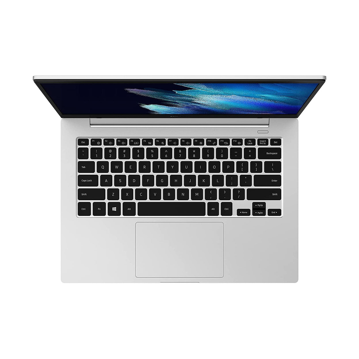 Draufsicht auf einen silbernen Laptop, geöffnet. Tastatur sichtbar, mit schwarzen Tasten und weißer Beschriftung. Der Bildschirm zeigt ein blaues abstraktes Bild.