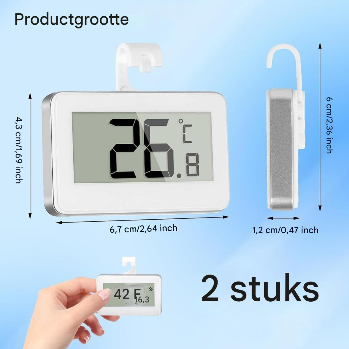 Das Bild zeigt ein Thermometer mit 26,8 Grad Celsius und Abmessungen. Außerdem wird ein kleineres Thermometer gehalten.