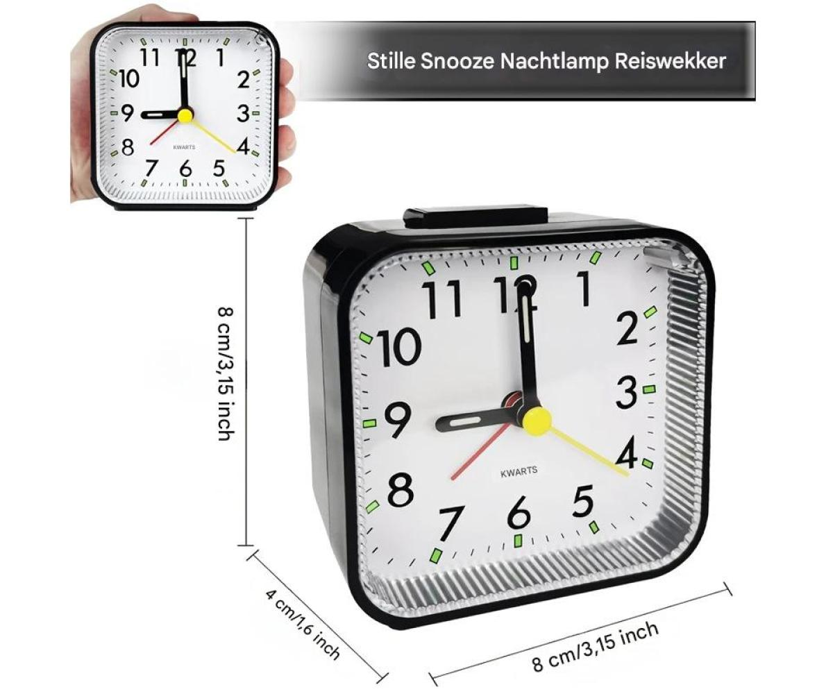 Eine schwarz-weiße quadratische Uhr mit gelben und schwarzen Zeigern, die die Zeit anzeigt. Maße in cm und Zoll.