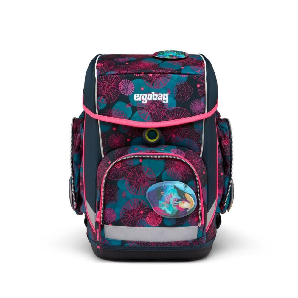 Ein dunkelblauer Ergobag-Rucksack mit einem Blumenmuster in Pink und Türkis. Er hat mehrere Taschen und einen reflektierenden Streifen.