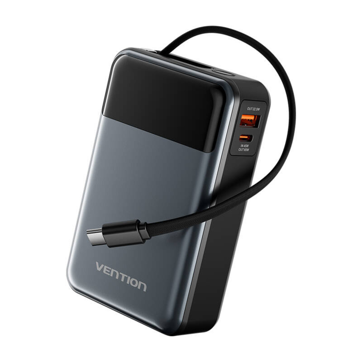 Pokazano power bank Vention. Jest szary i czarny z dołączonym kablem. Porty są pomarańczowe.