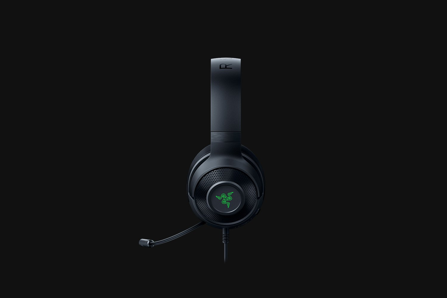 Cuffie Razer nere con logo verde, microfono e cavo, su sfondo nero.