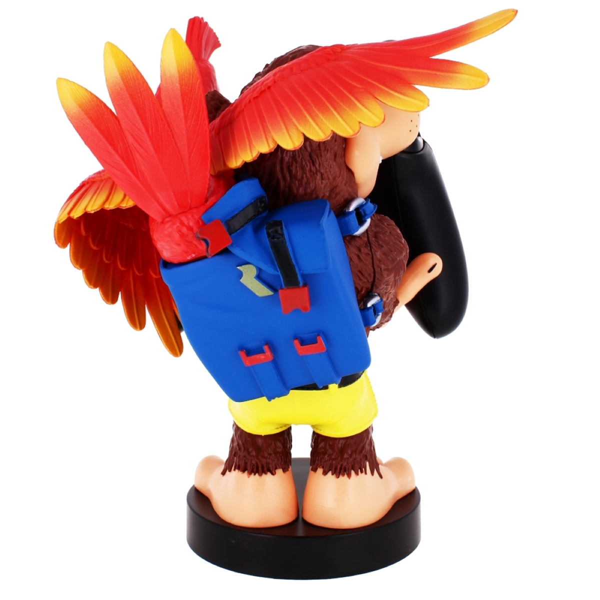 Una statuetta di Banjo-Kazooie. Banjo, un orso marrone, ha uno zaino blu e pantaloncini gialli, con Kazooie come un uccello rosso. La base è nera.