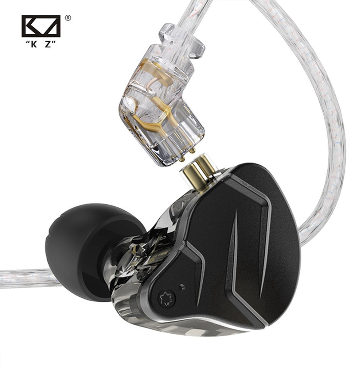 Close-up van zwarte en transparante in-ear monitors. Transparante kabel en connectoren. Oordop met zwarte rubberen tip. Gouden details.