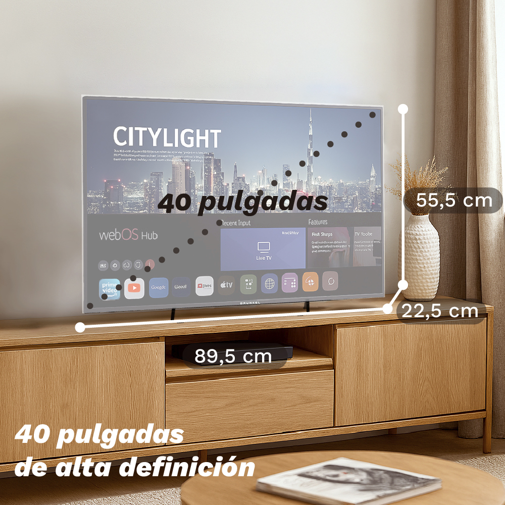 Una pantalla de TV con vista de la ciudad. Se muestran las dimensiones. También se ven un mueble de madera con un jarrón y una mesa de café.