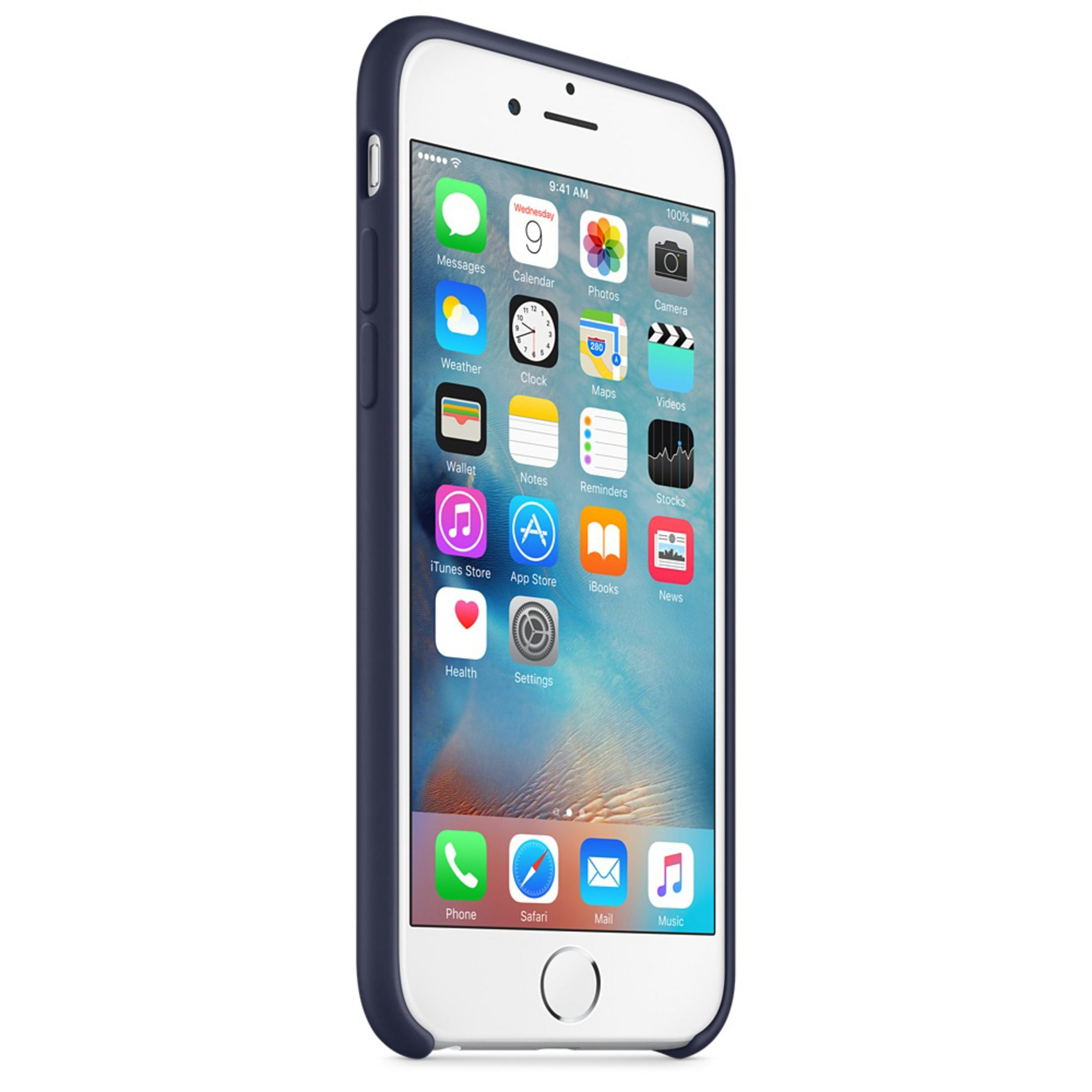 Ein iPhone mit blauem Gehäuse zeigt Apps an. Der Bildschirm zeigt Uhrzeit, Akku und verschiedene App-Symbole wie Nachrichten, Kalender und Fotos.