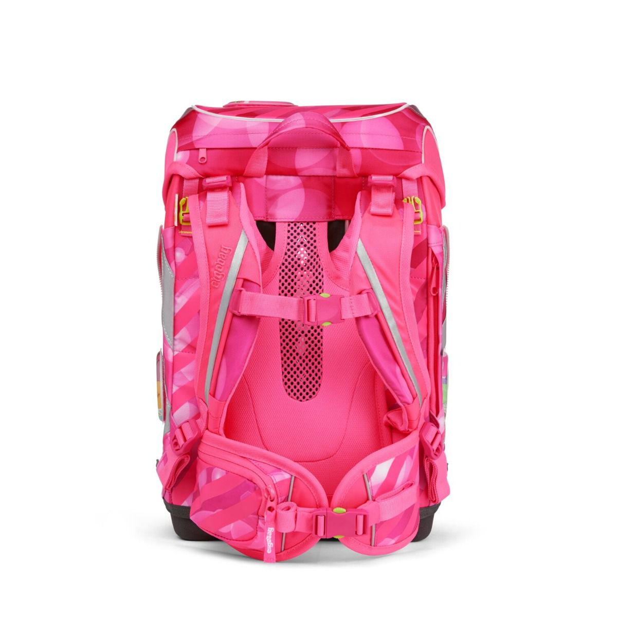 Ein rosa Schulrucksack mit verstellbaren Trägern, einem Griff und verschiedenen Fächern. Das Design umfasst reflektierende Streifen und ein gemustertes Äußeres.