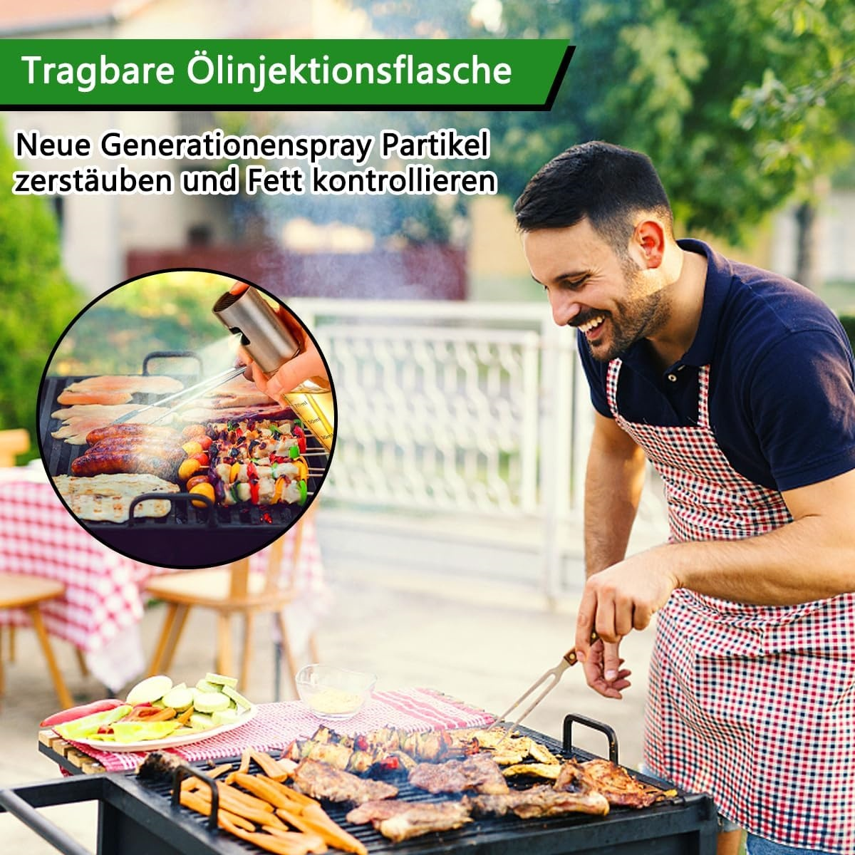 Ein Mann grillt Essen auf einem Grill und besprüht es mit Öl. Er lächelt, trägt eine Schürze, und der Grill ist voll mit Essen.