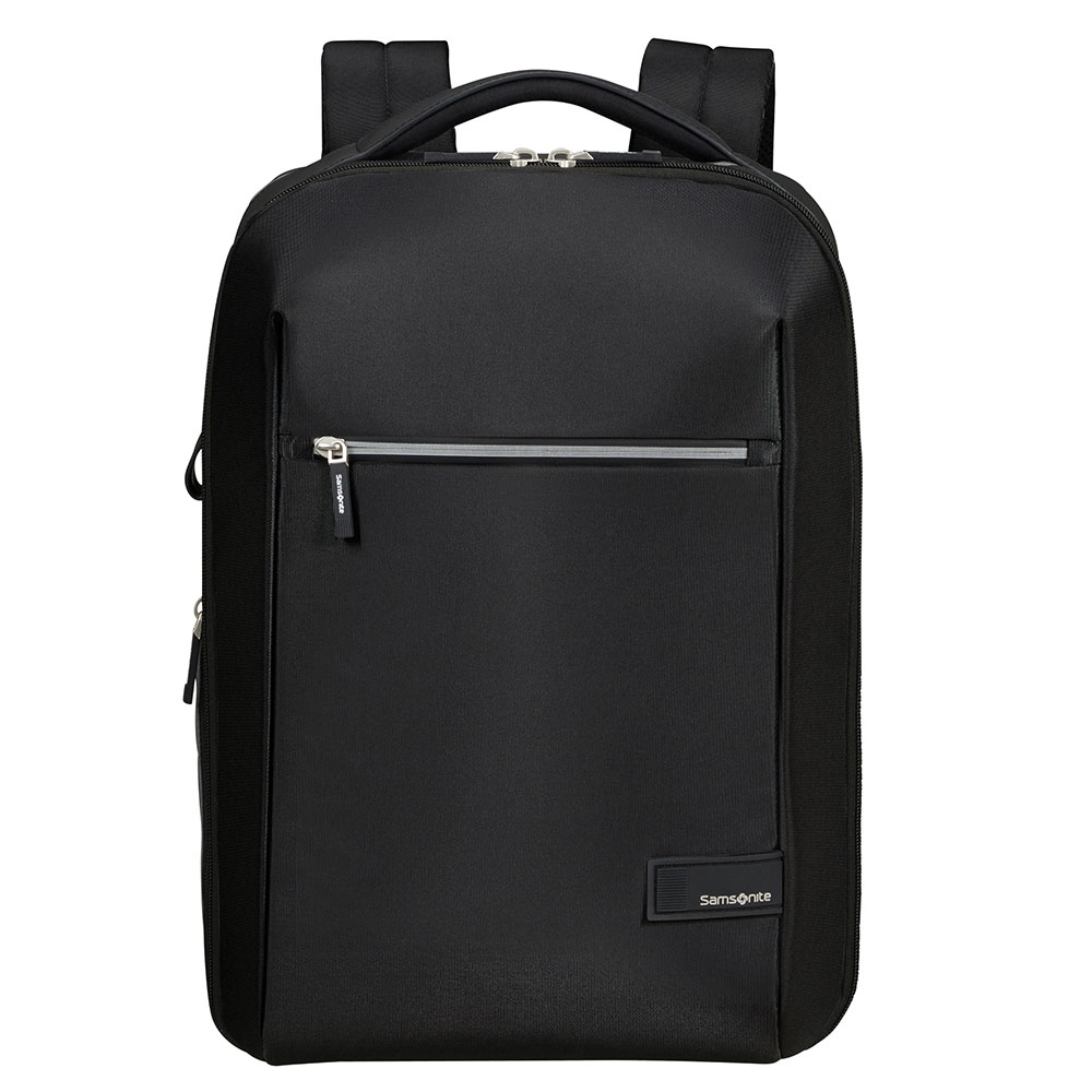 Una mochila negra Samsonite. Cuenta con una asa superior, correas para los hombros y un bolsillo frontal con cremallera plateada. El logotipo de Samsonite es visible.